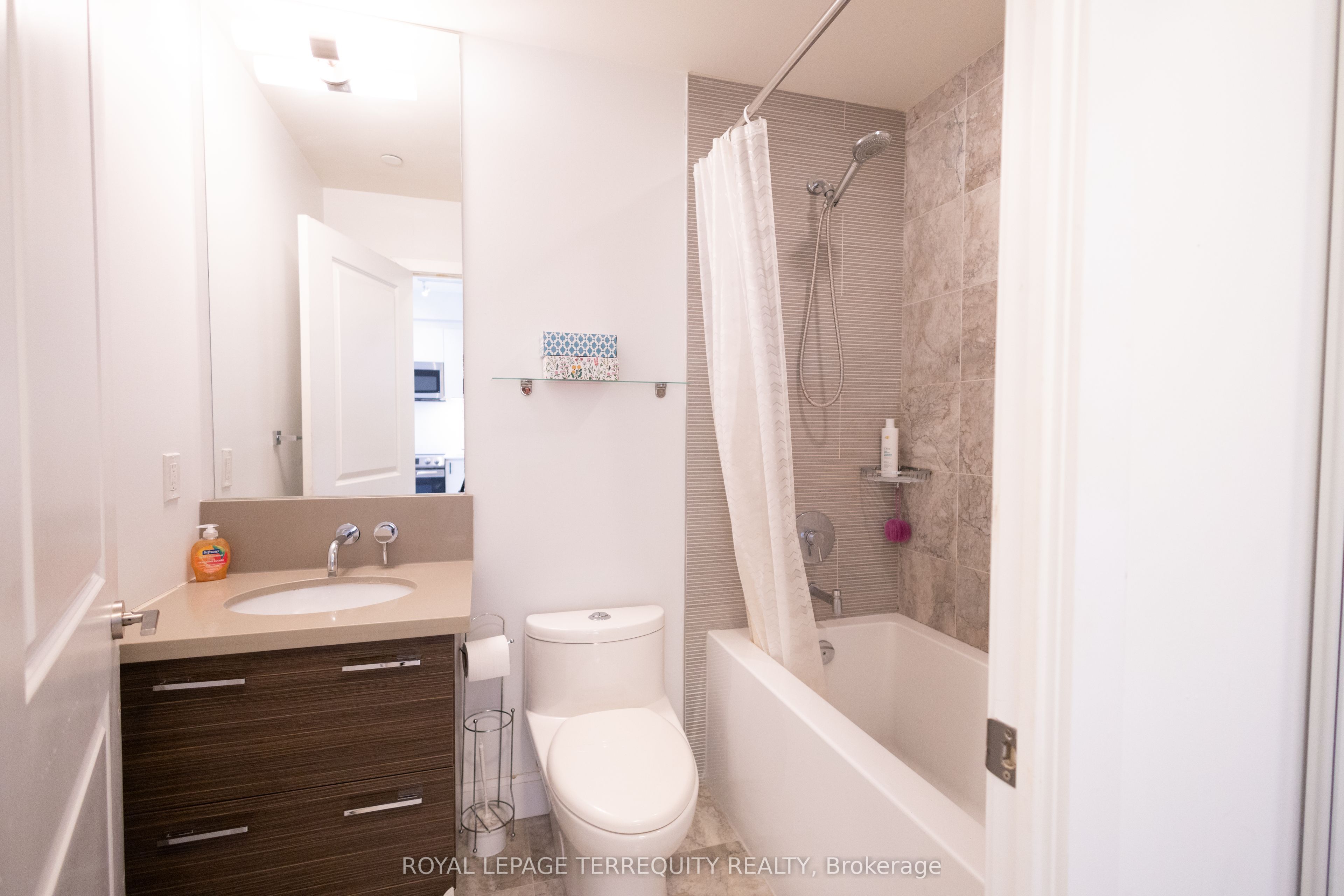 33 Shore Breeze Drive 3006 Property Photo 8