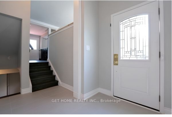 553 Third Line Property Photo 2