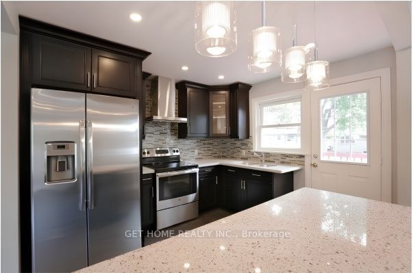 553 Third Line Property Photo 4