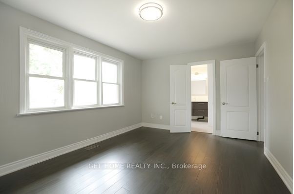 553 Third Line Property Photo 8