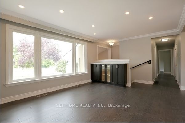 553 Third Line Property Photo 11