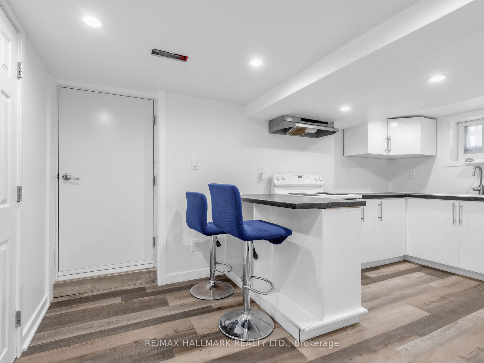 10 Hartley Avenue Basement Property Photo 6