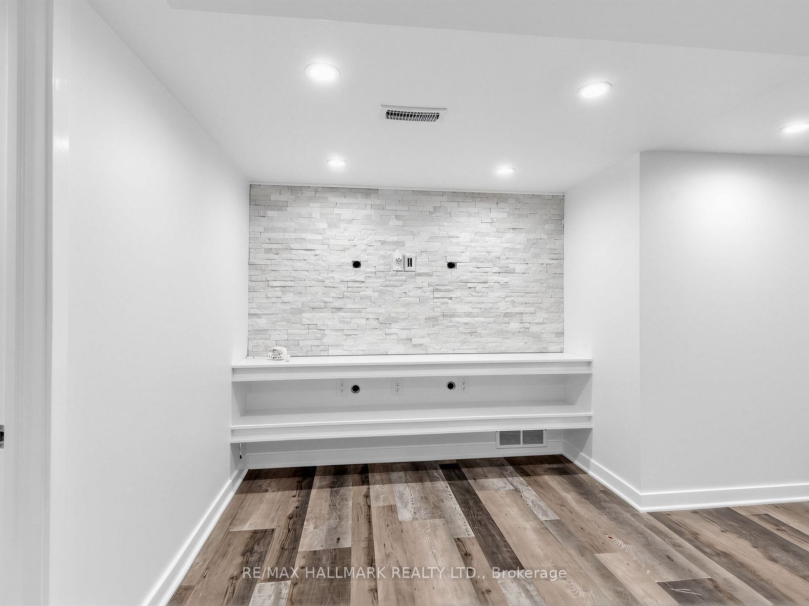 10 Hartley Avenue Basement Property Photo 11