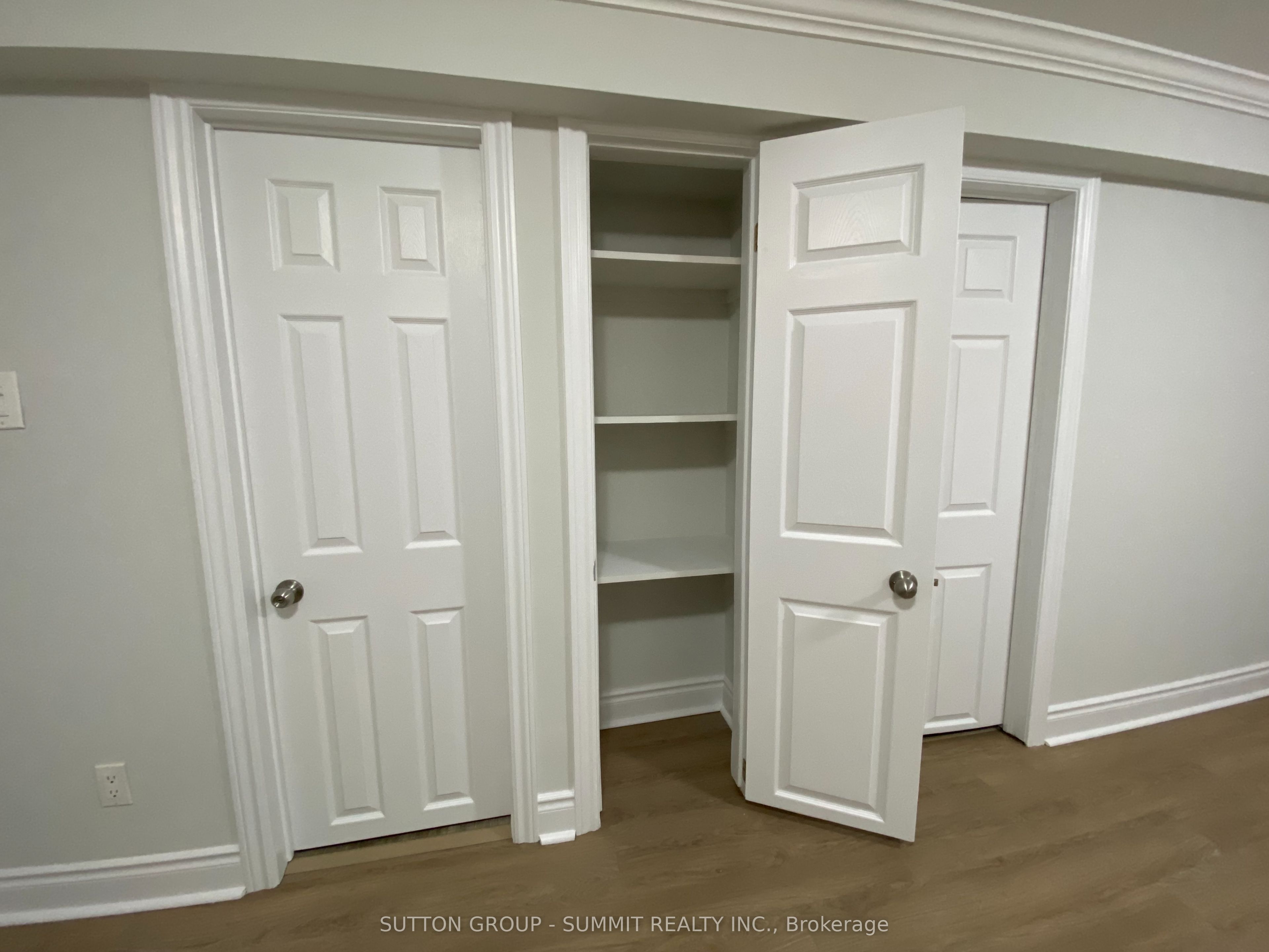 4176 Cawthra Road Property Photo 6