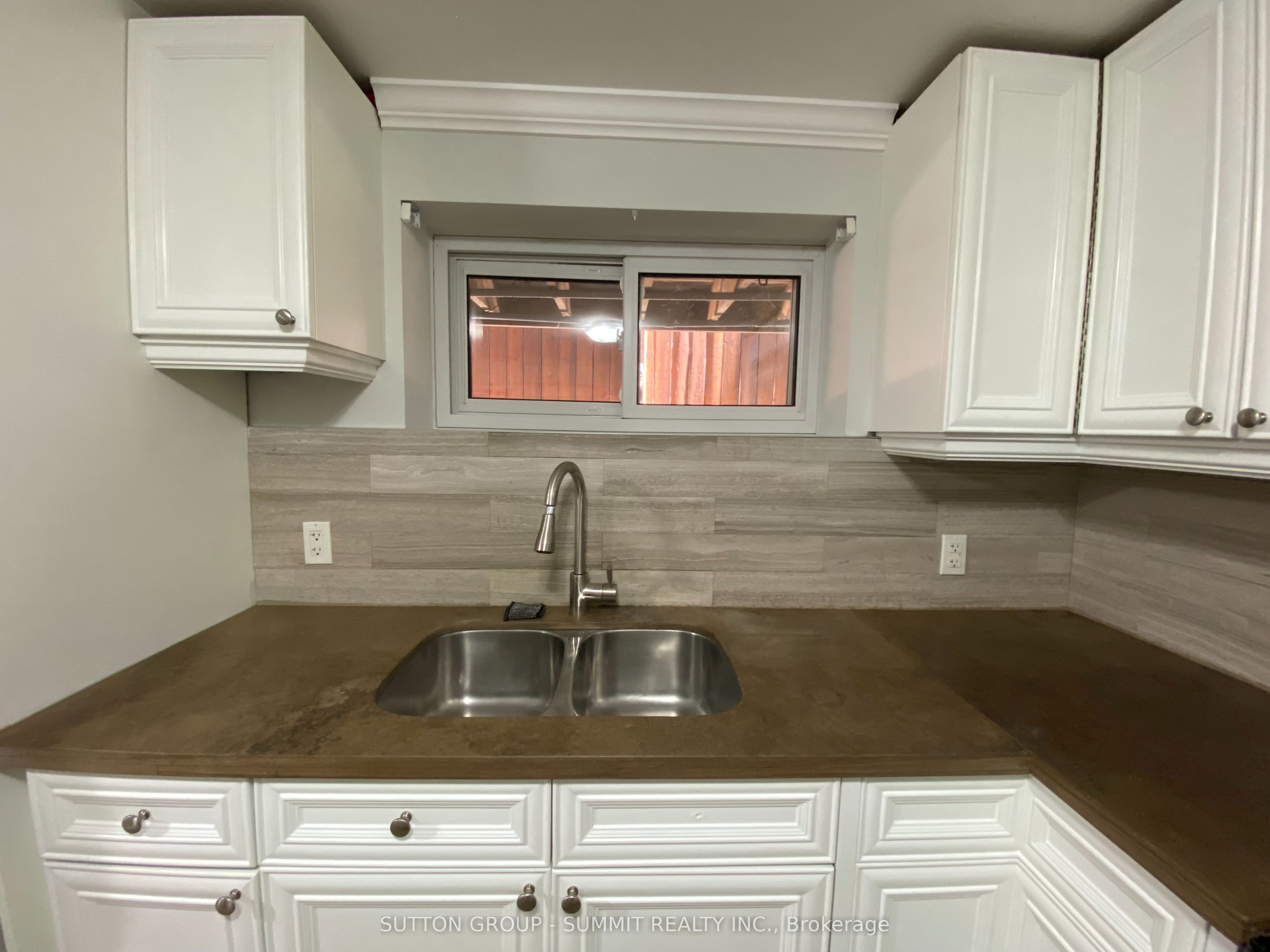 4176 Cawthra Road Property Photo 7