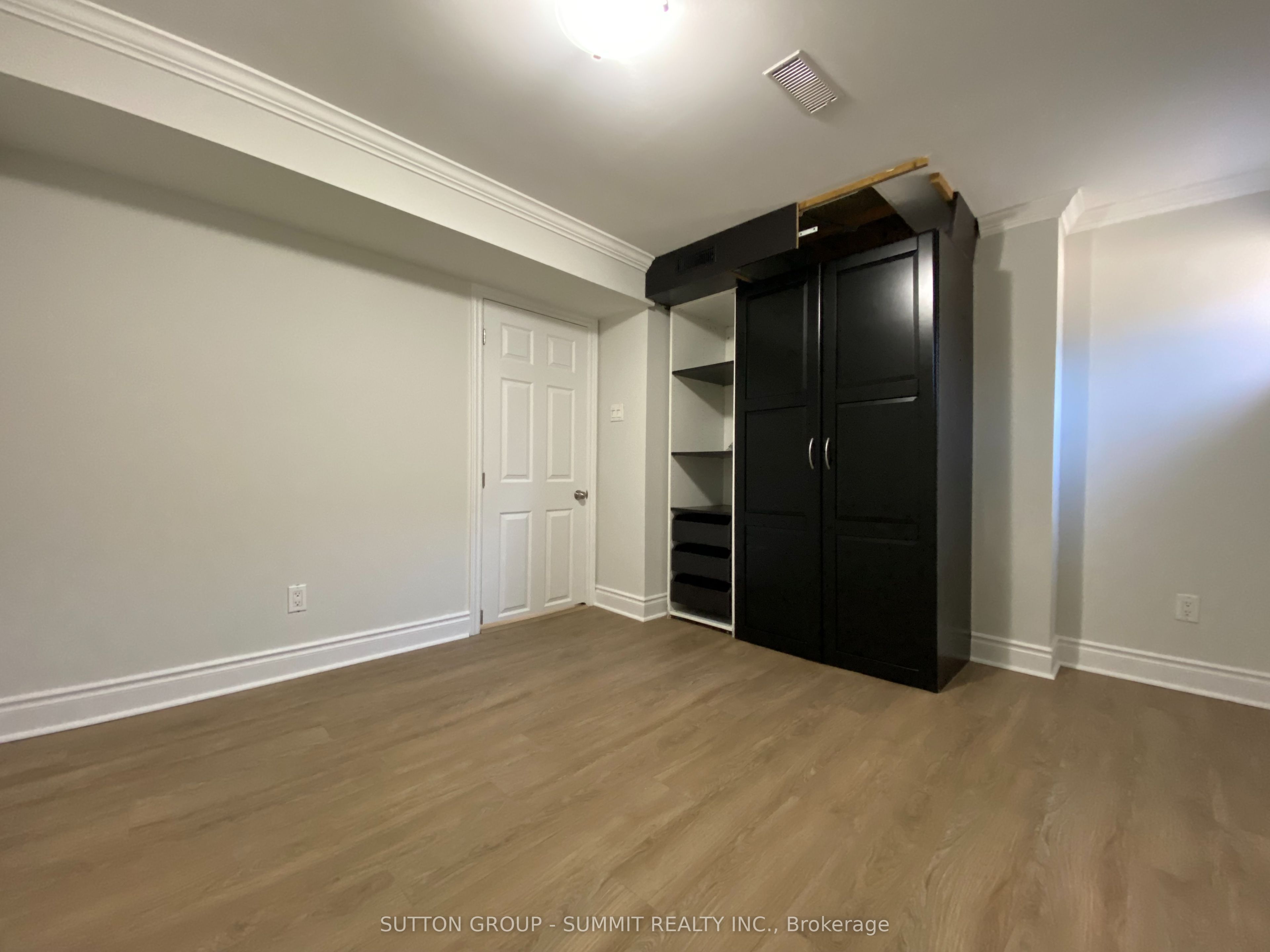 4176 Cawthra Road Property Photo 12