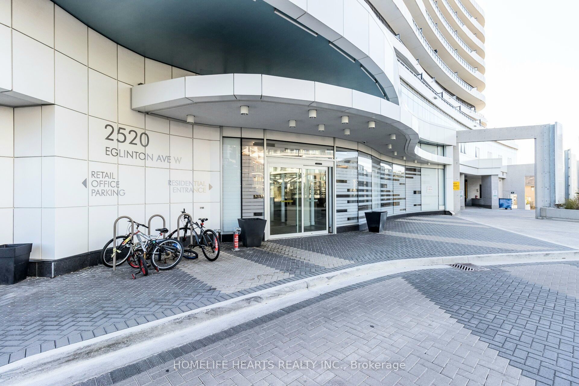2520 Eglinton Avenue W 1412 Property Photo 3