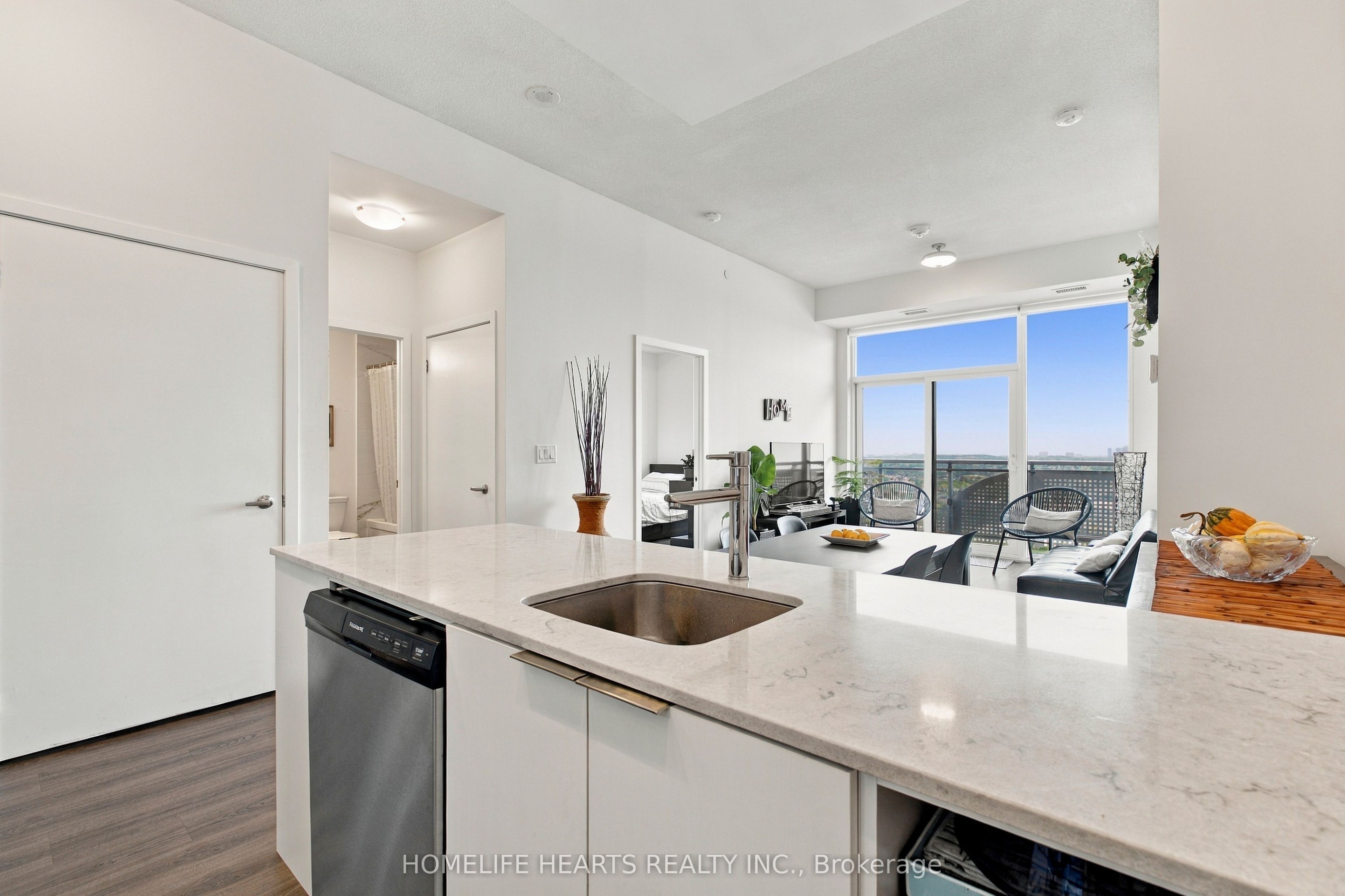 2520 Eglinton Avenue W 1412 Property Photo 13
