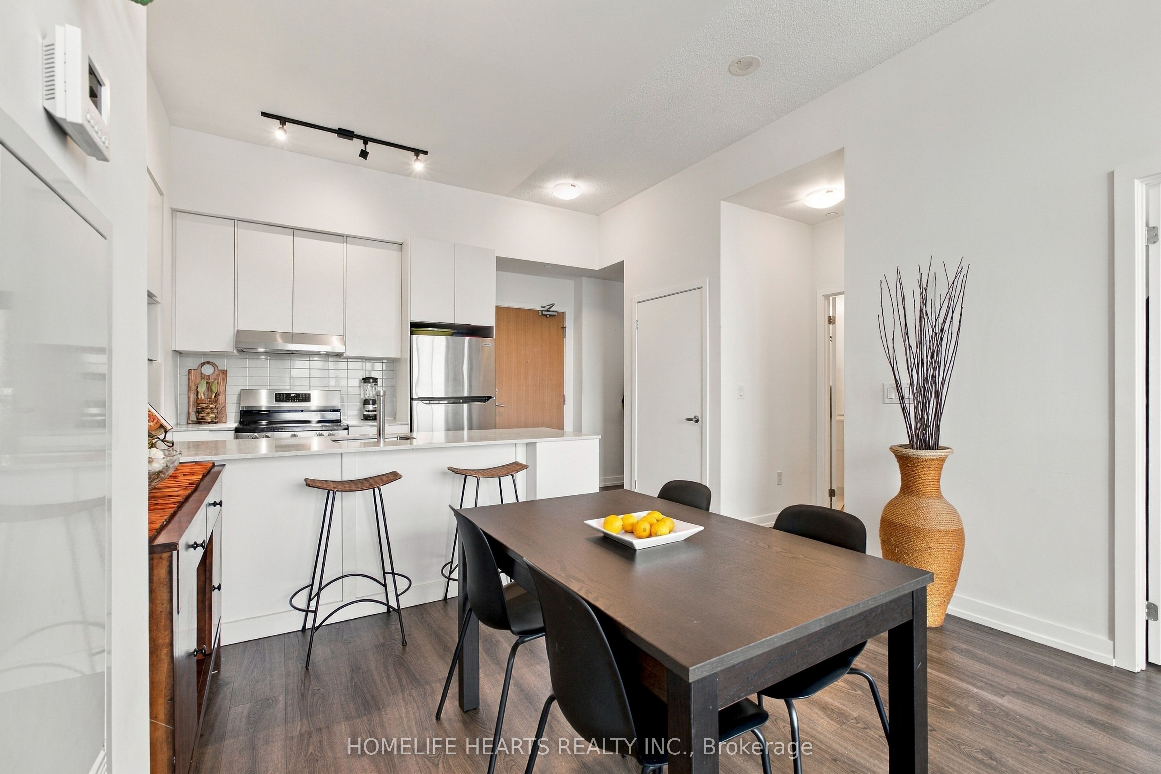 2520 Eglinton Avenue W 1412 Property Photo 17