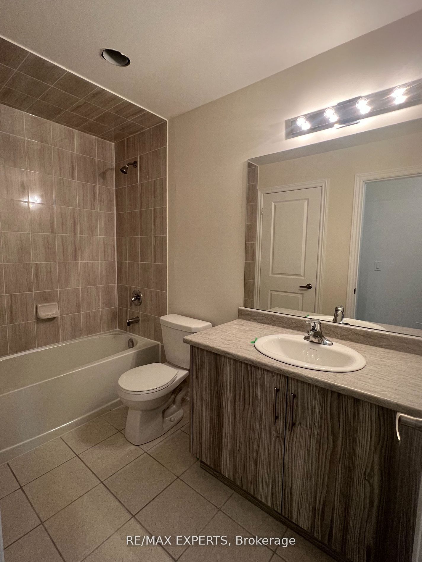 50 Halliford Place 608 Property Photo 20