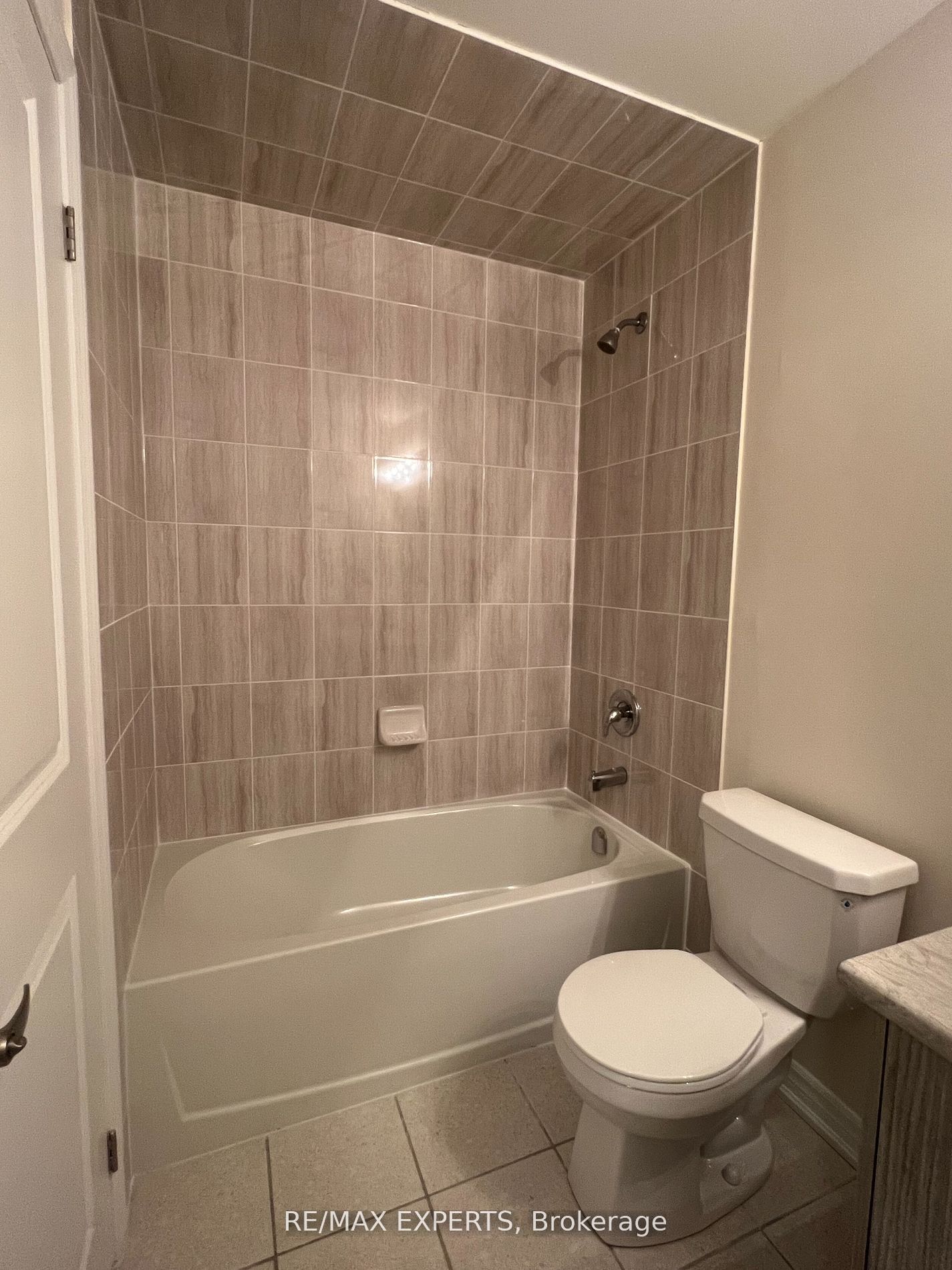 50 Halliford Place 608 Property Photo 21