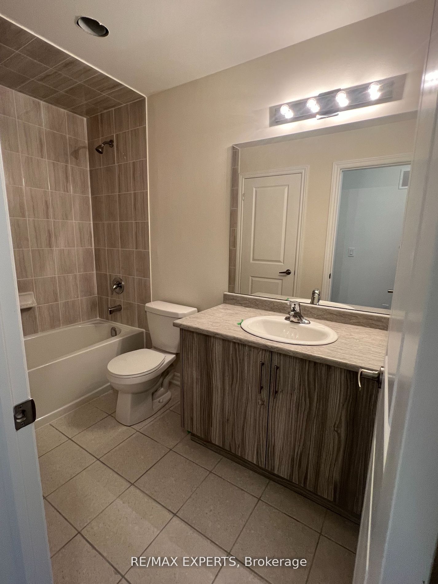 50 Halliford Place 608 Property Photo 22
