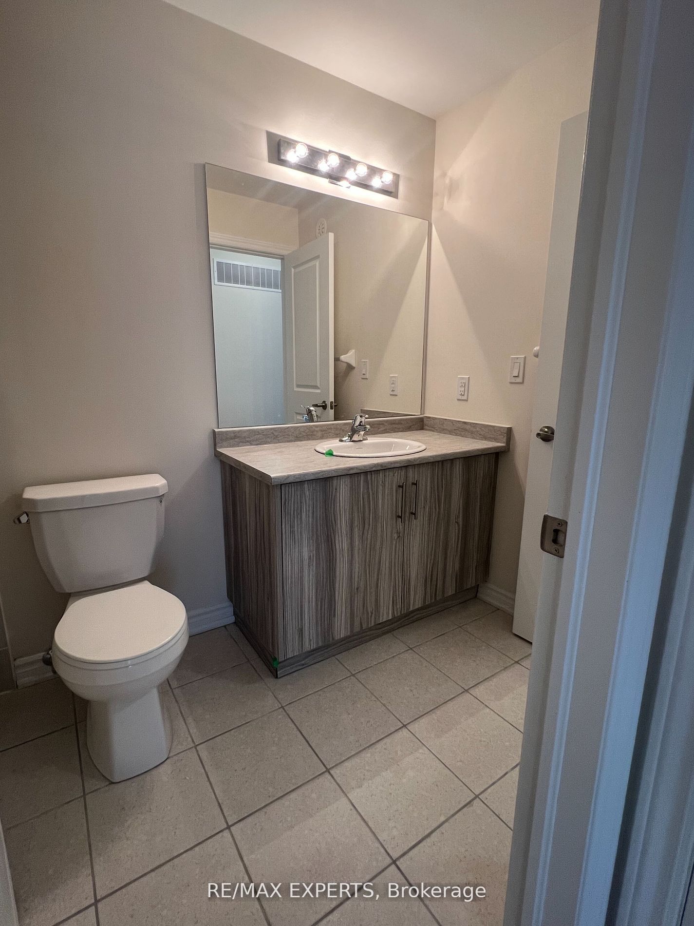 50 Halliford Place 608 Property Photo 23