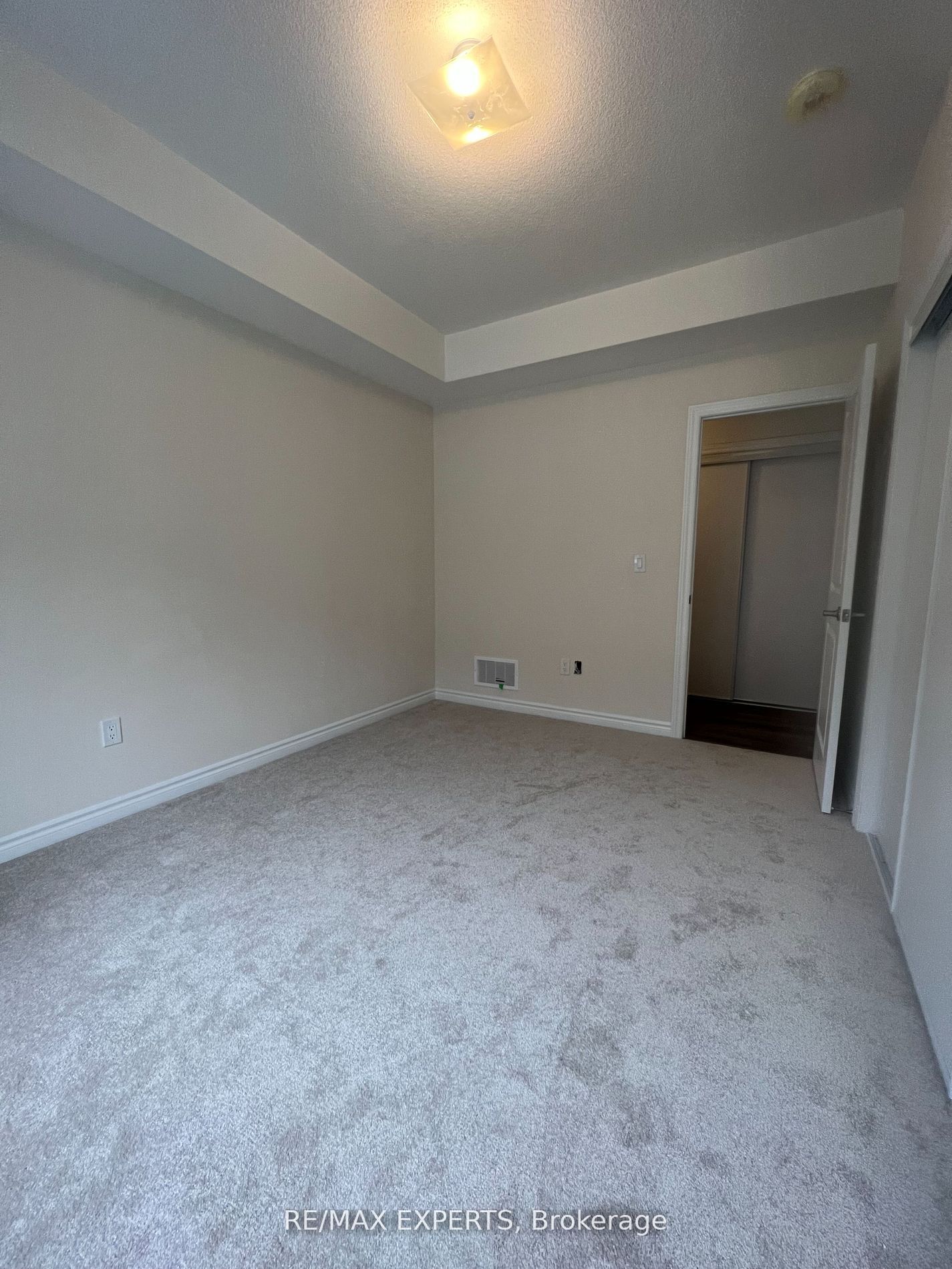 50 Halliford Place 608 Property Photo 27