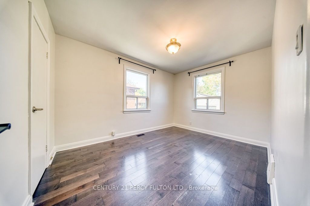 12 Silvercrest Avenue Property Photo 16