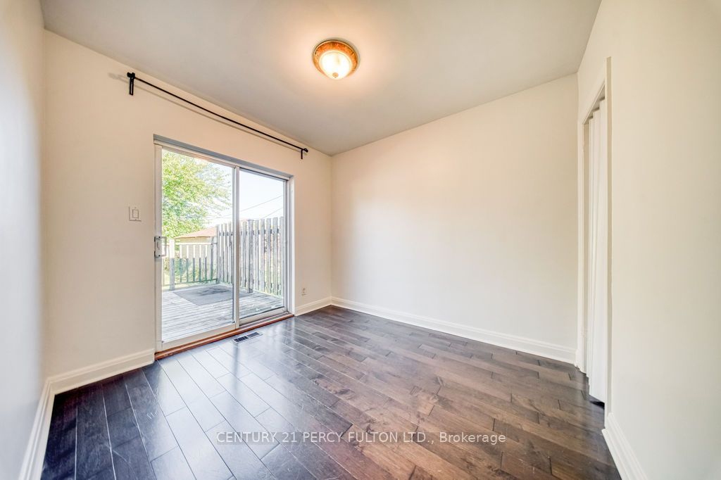 12 Silvercrest Avenue Property Photo 18