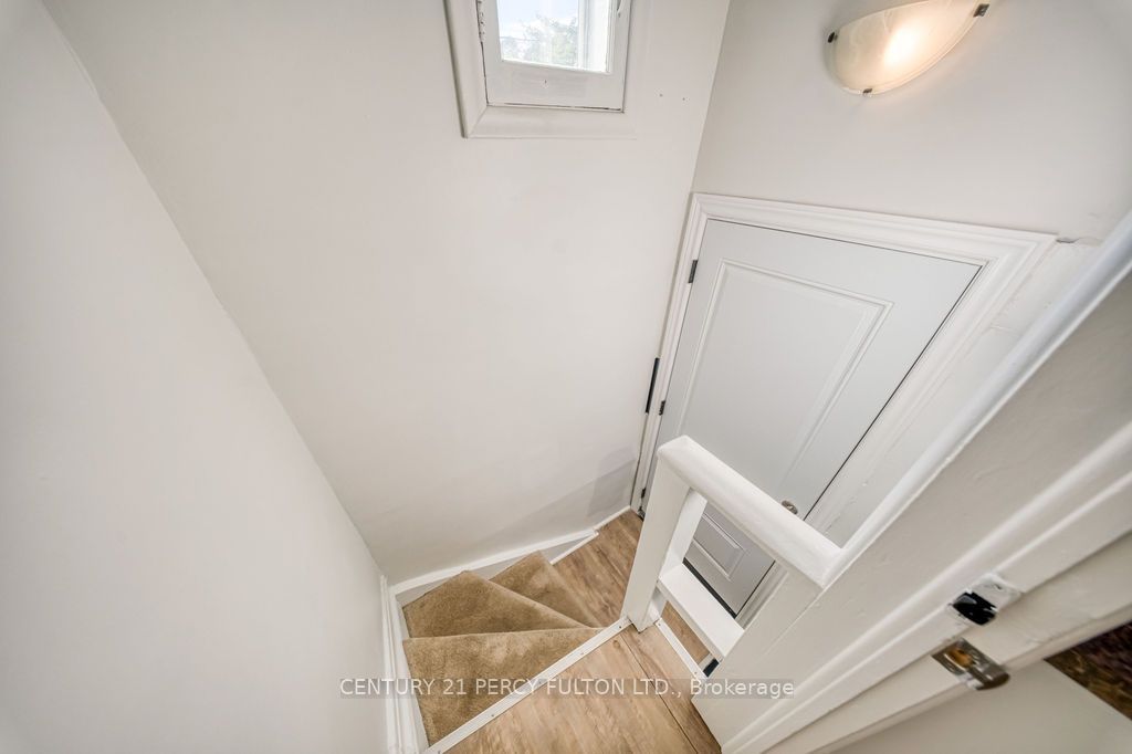 12 Silvercrest Avenue Property Photo 23