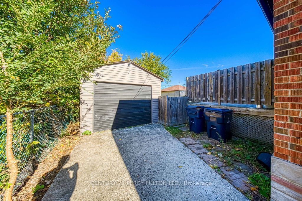 12 Silvercrest Avenue Property Photo 36
