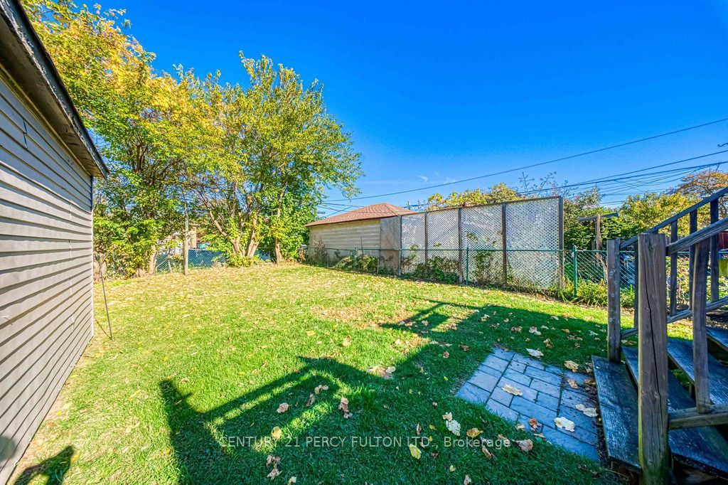12 Silvercrest Avenue Property Photo 37