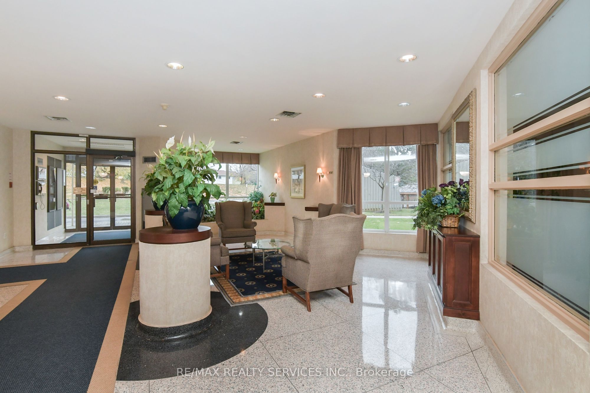 12 Laurelcrest Street 104 Property Photo 3