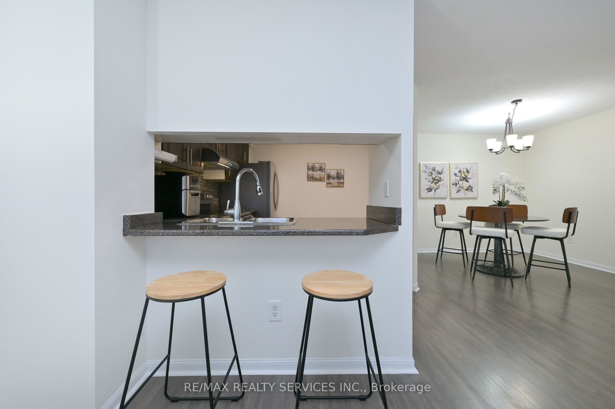 12 Laurelcrest Street 104 Property Photo 12
