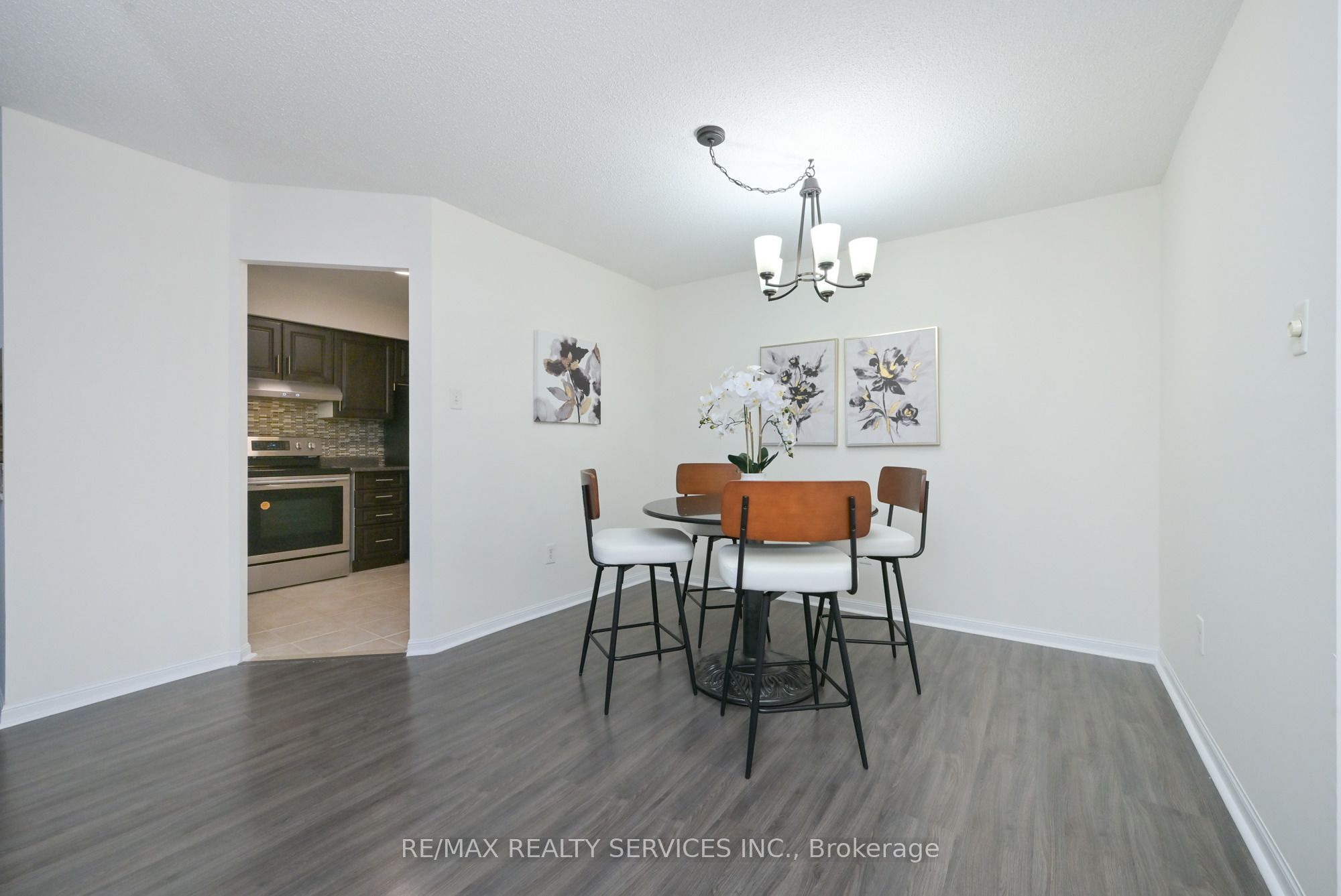 12 Laurelcrest Street 104 Property Photo 13
