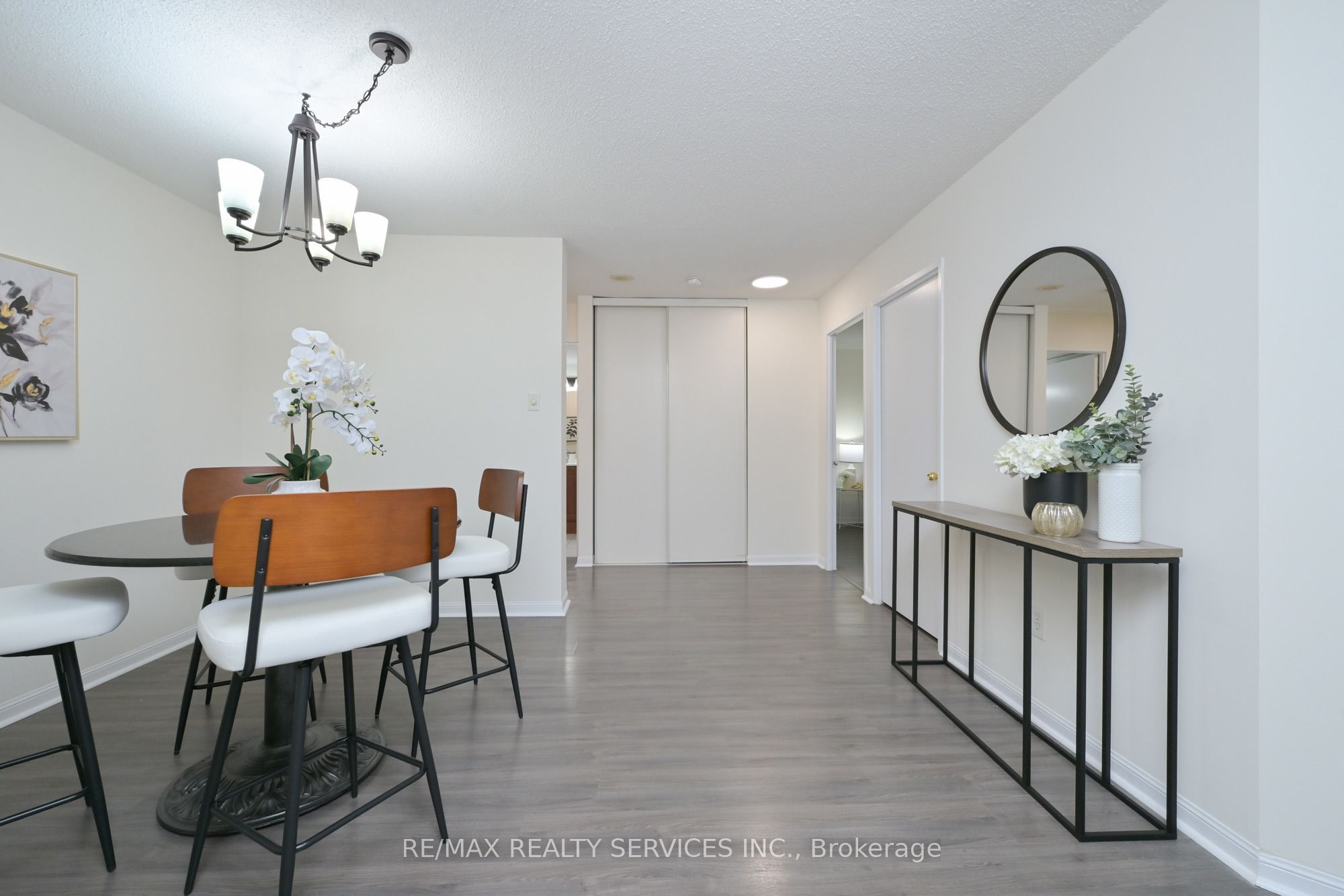 12 Laurelcrest Street 104 Property Photo 16