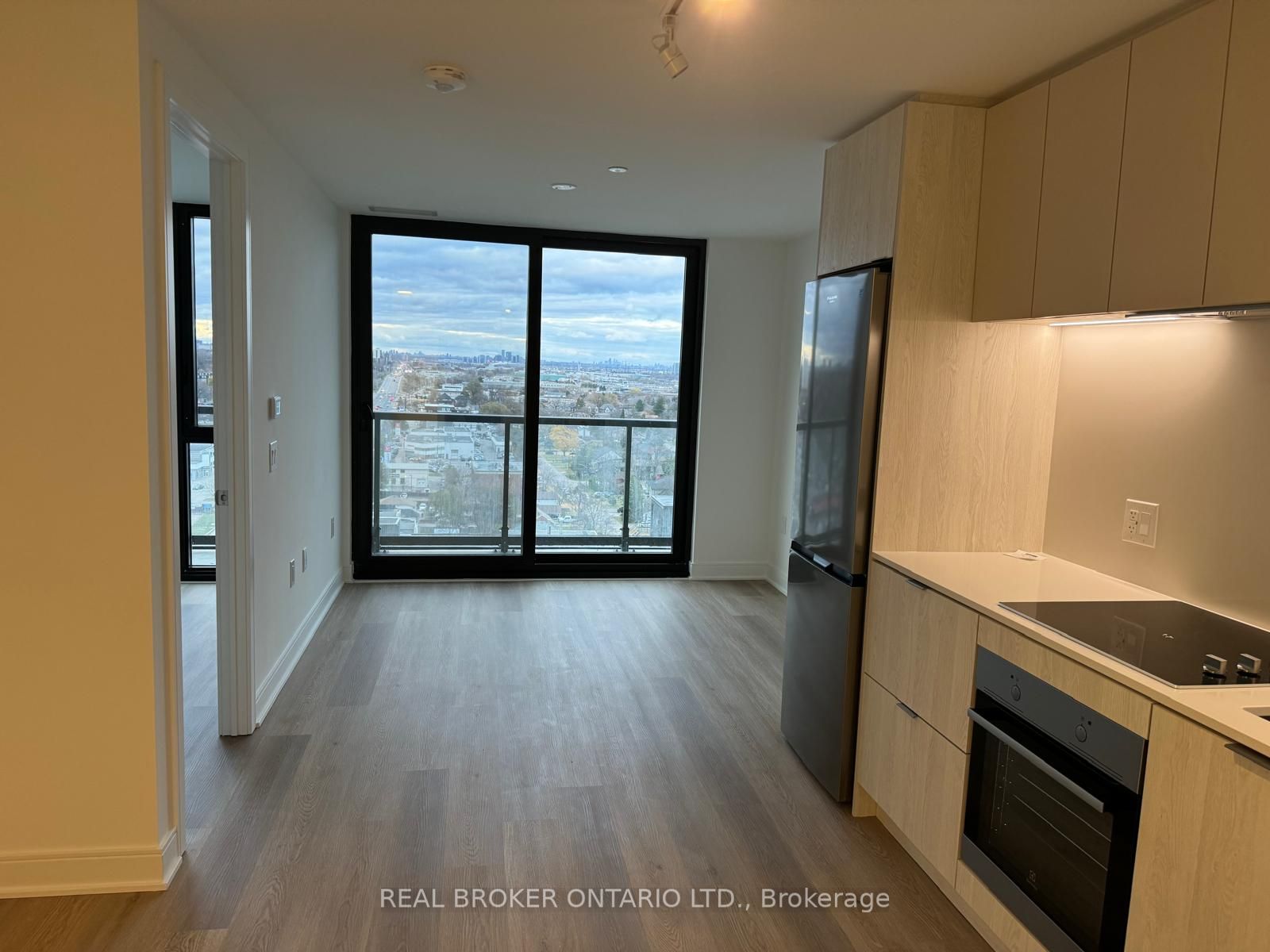 86 Dundas Street E 1605 Property Photo 1