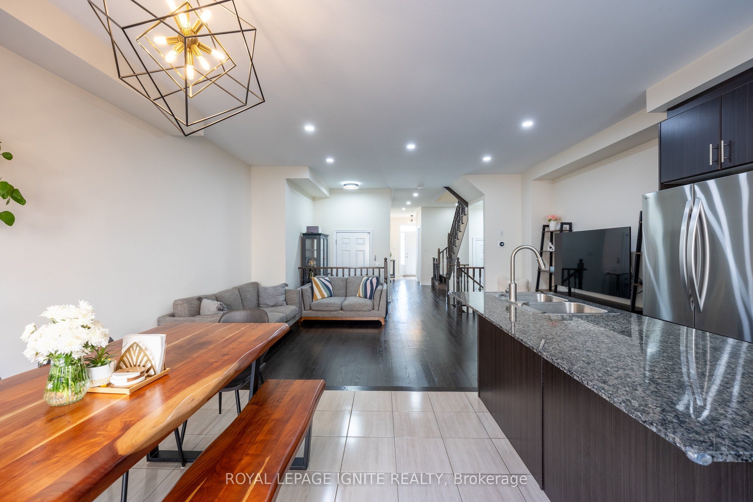 21 Sail Road Property Photo 14