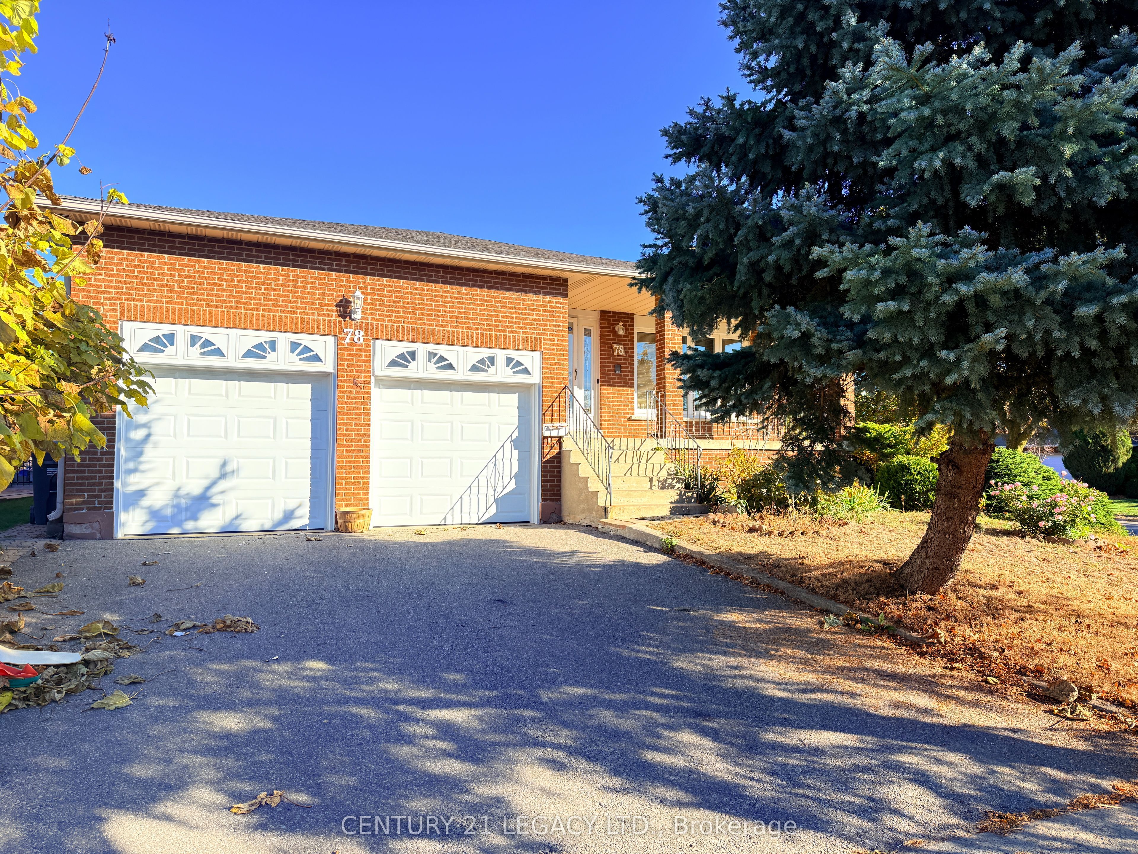 78 Panorama Crescent (upper) Property Photo 1