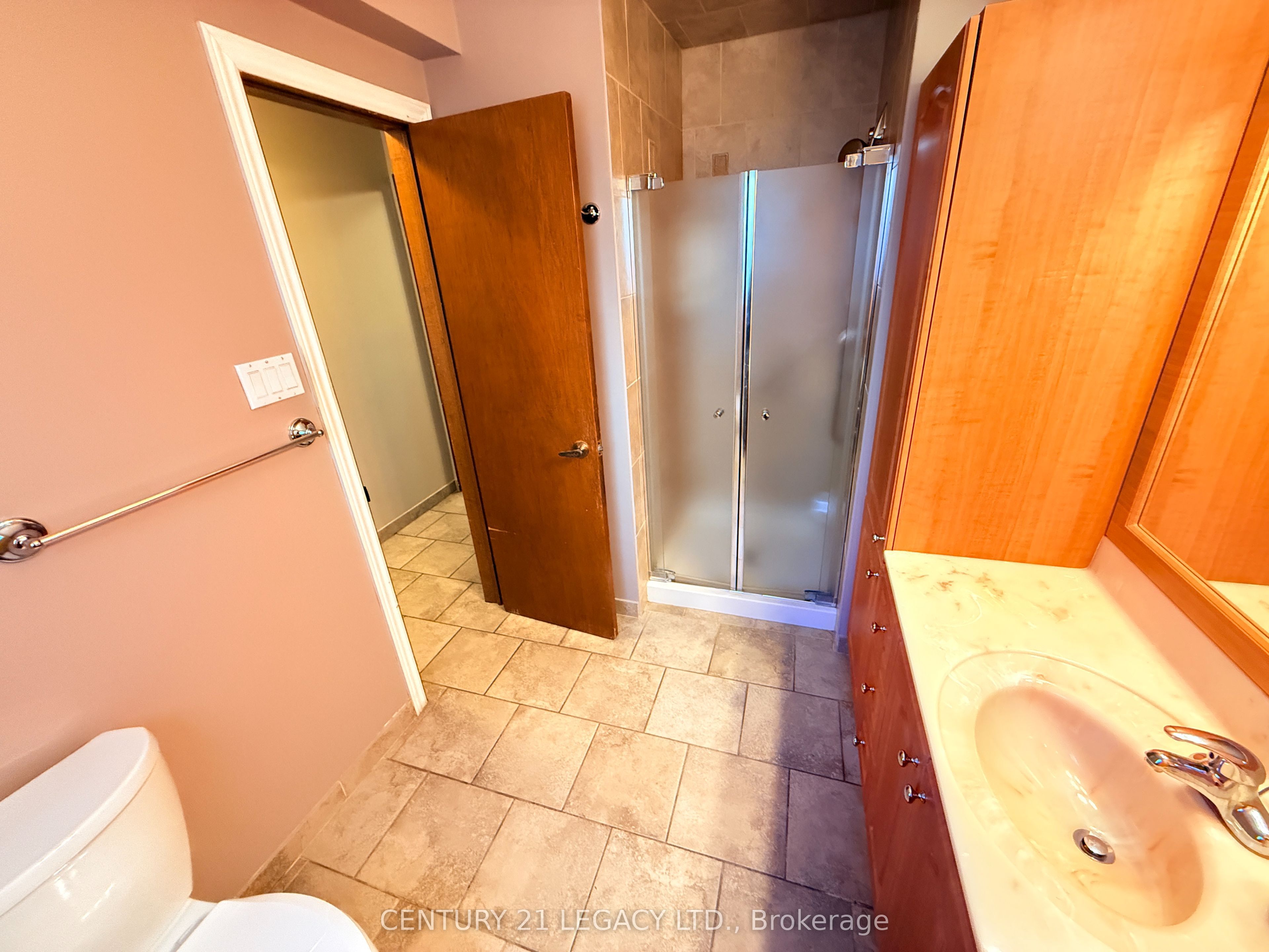 78 Panorama Crescent (upper) Property Photo 26
