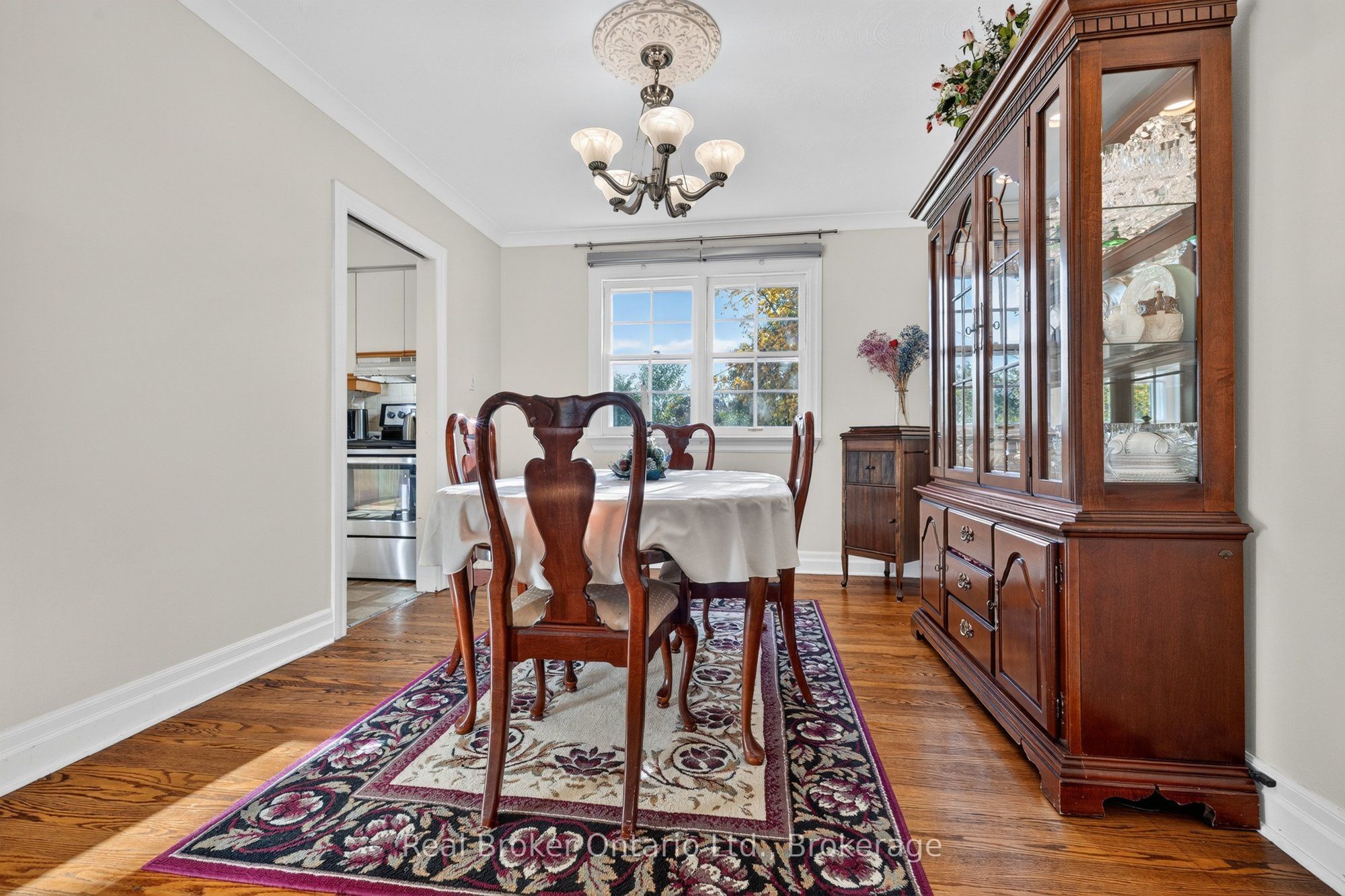 18 Kingsview Boulevard Property Photo 14