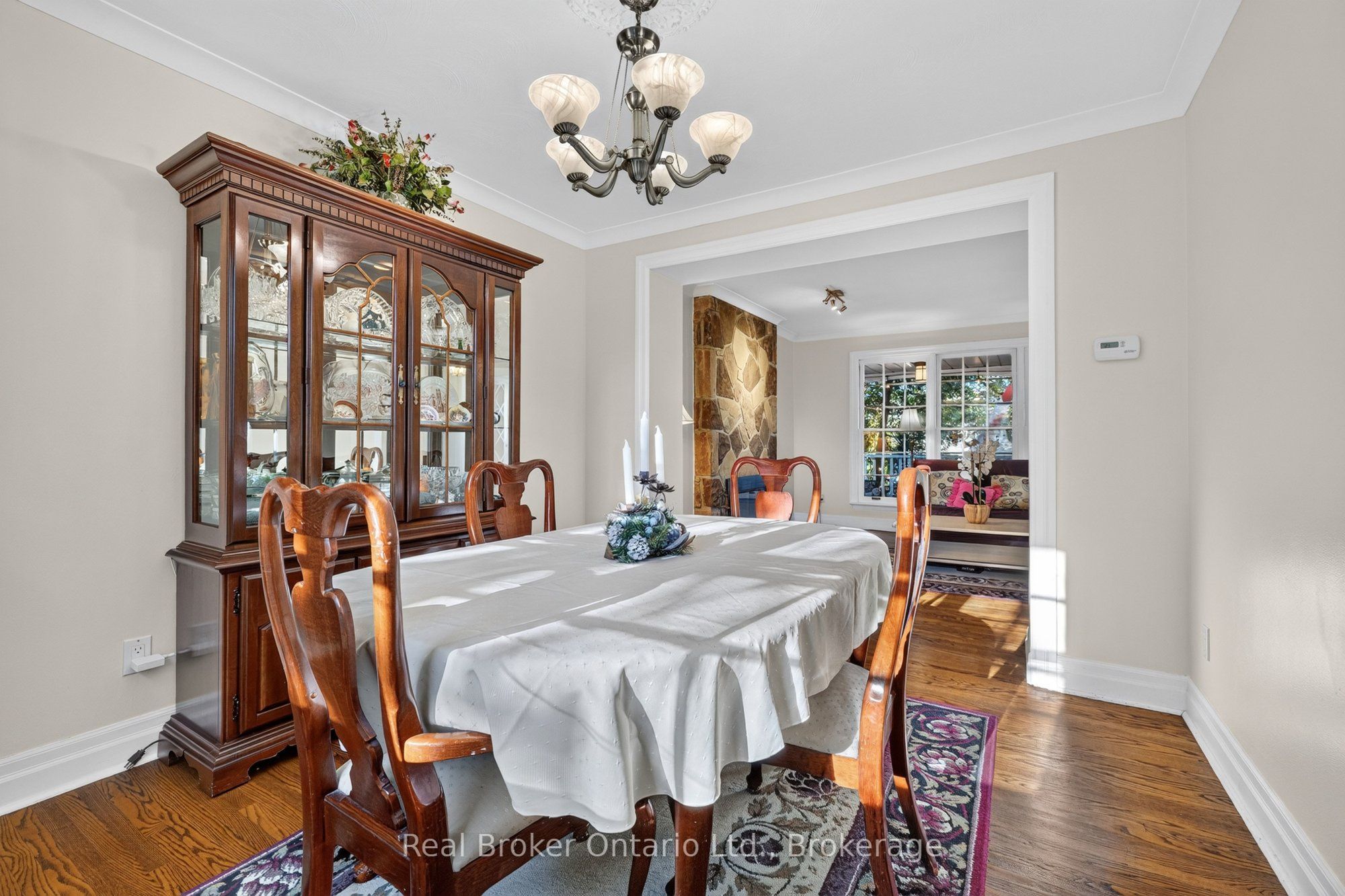 18 Kingsview Boulevard Property Photo 15
