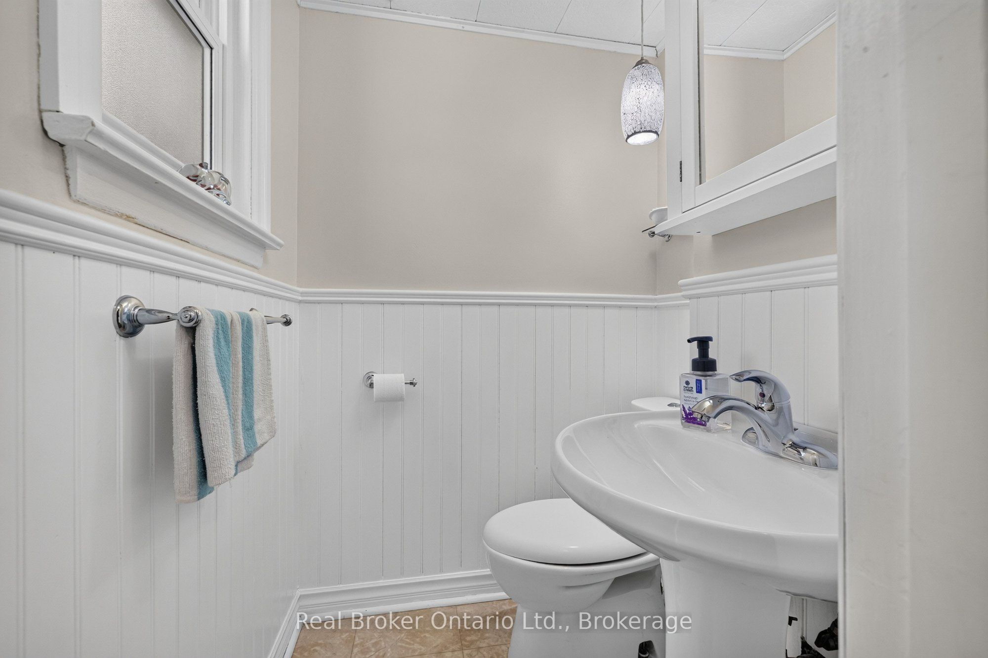 18 Kingsview Boulevard Property Photo 22