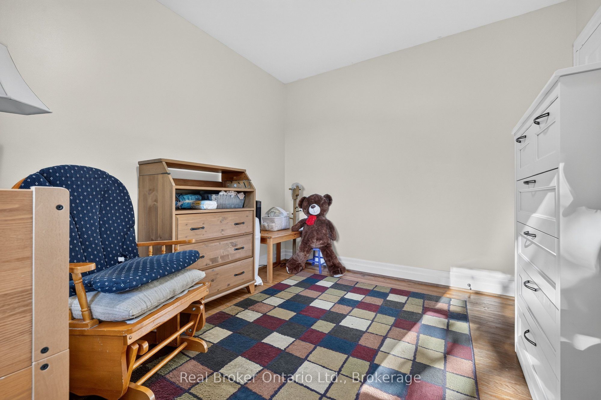 18 Kingsview Boulevard Property Photo 28