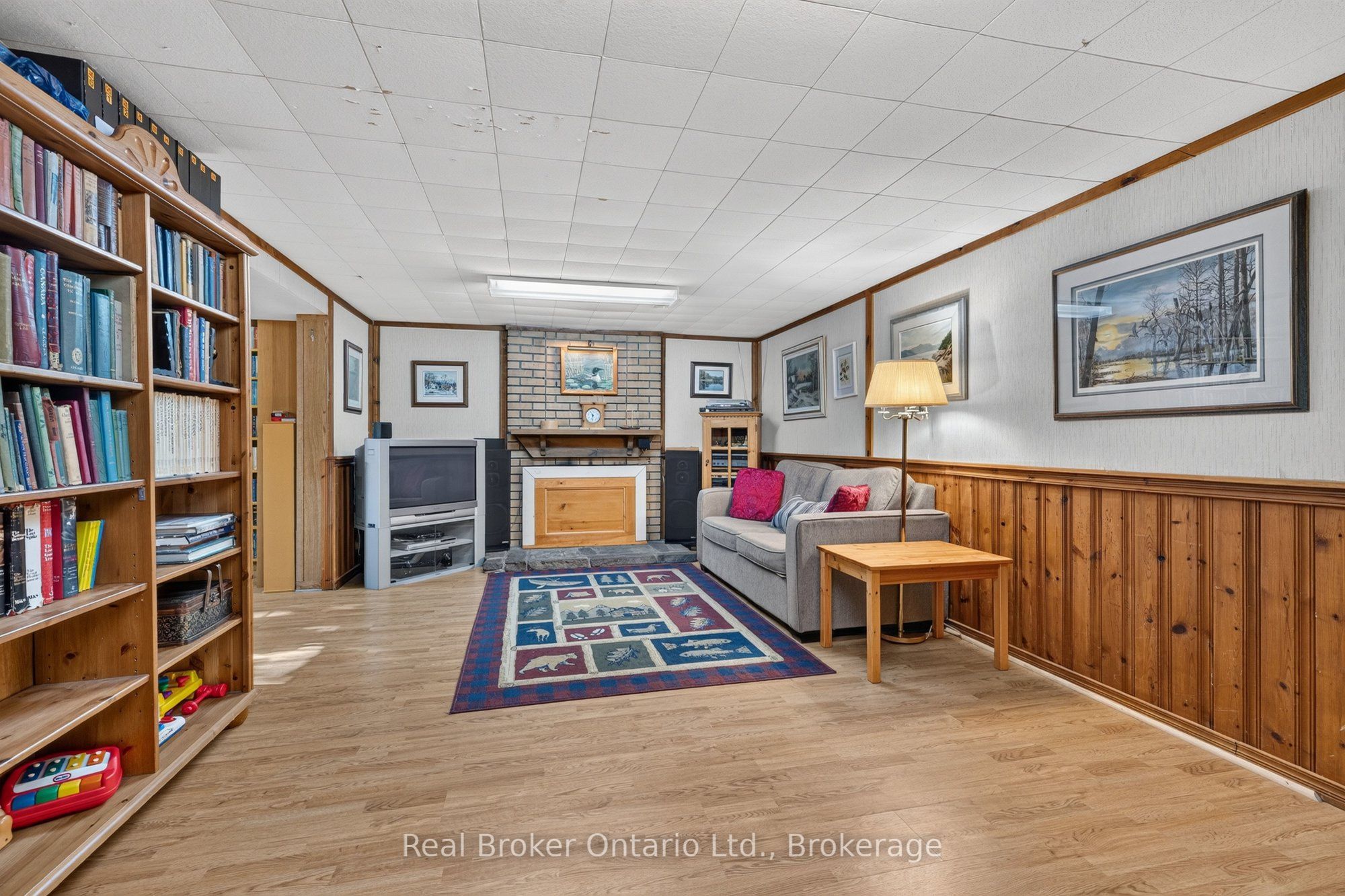18 Kingsview Boulevard Property Photo 33