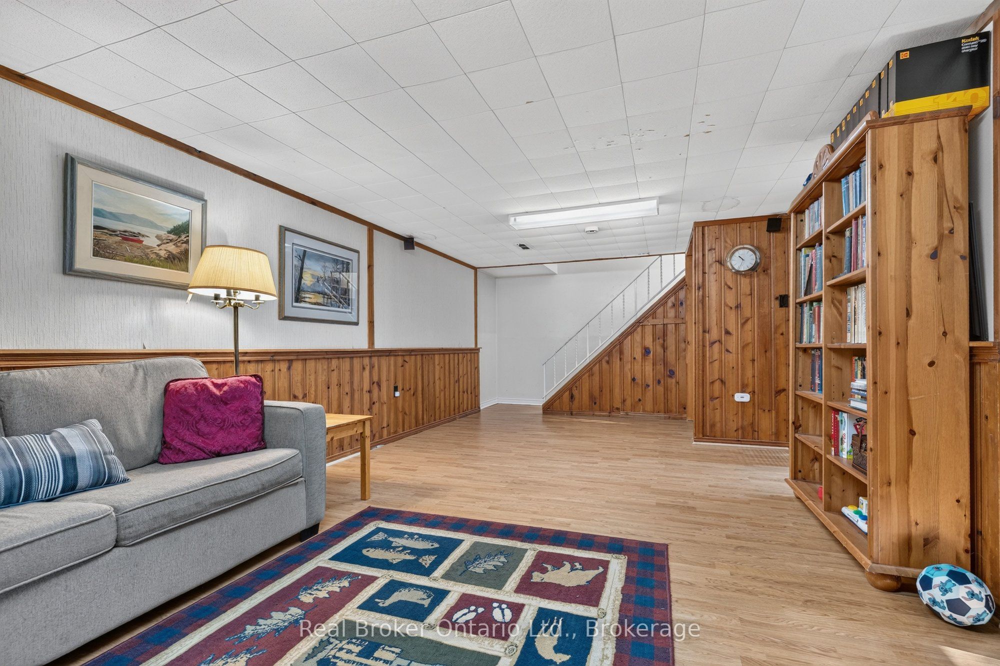 18 Kingsview Boulevard Property Photo 35