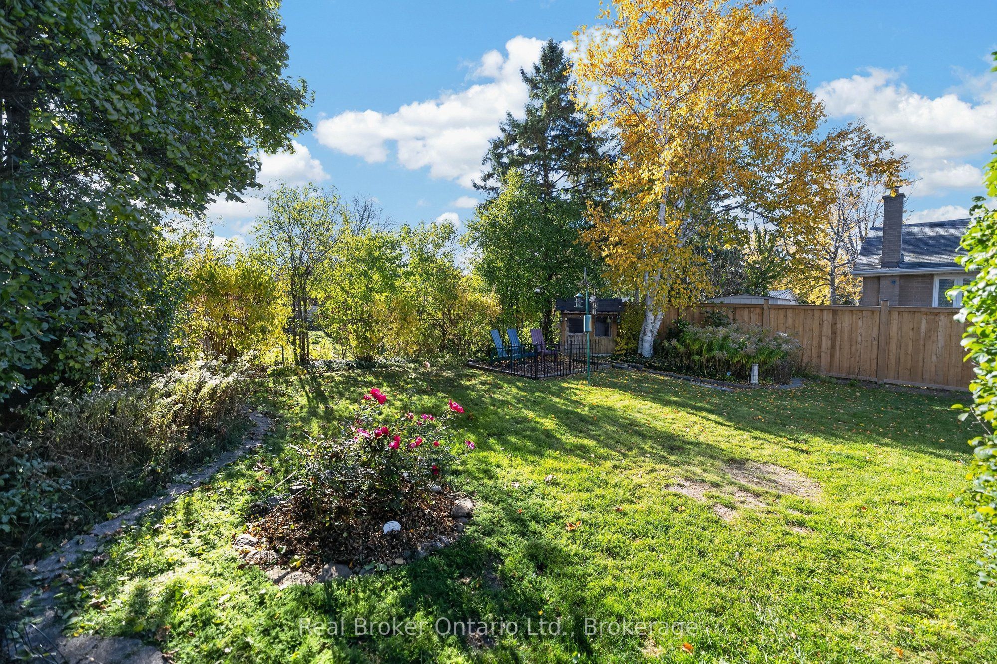 18 Kingsview Boulevard Property Photo 39