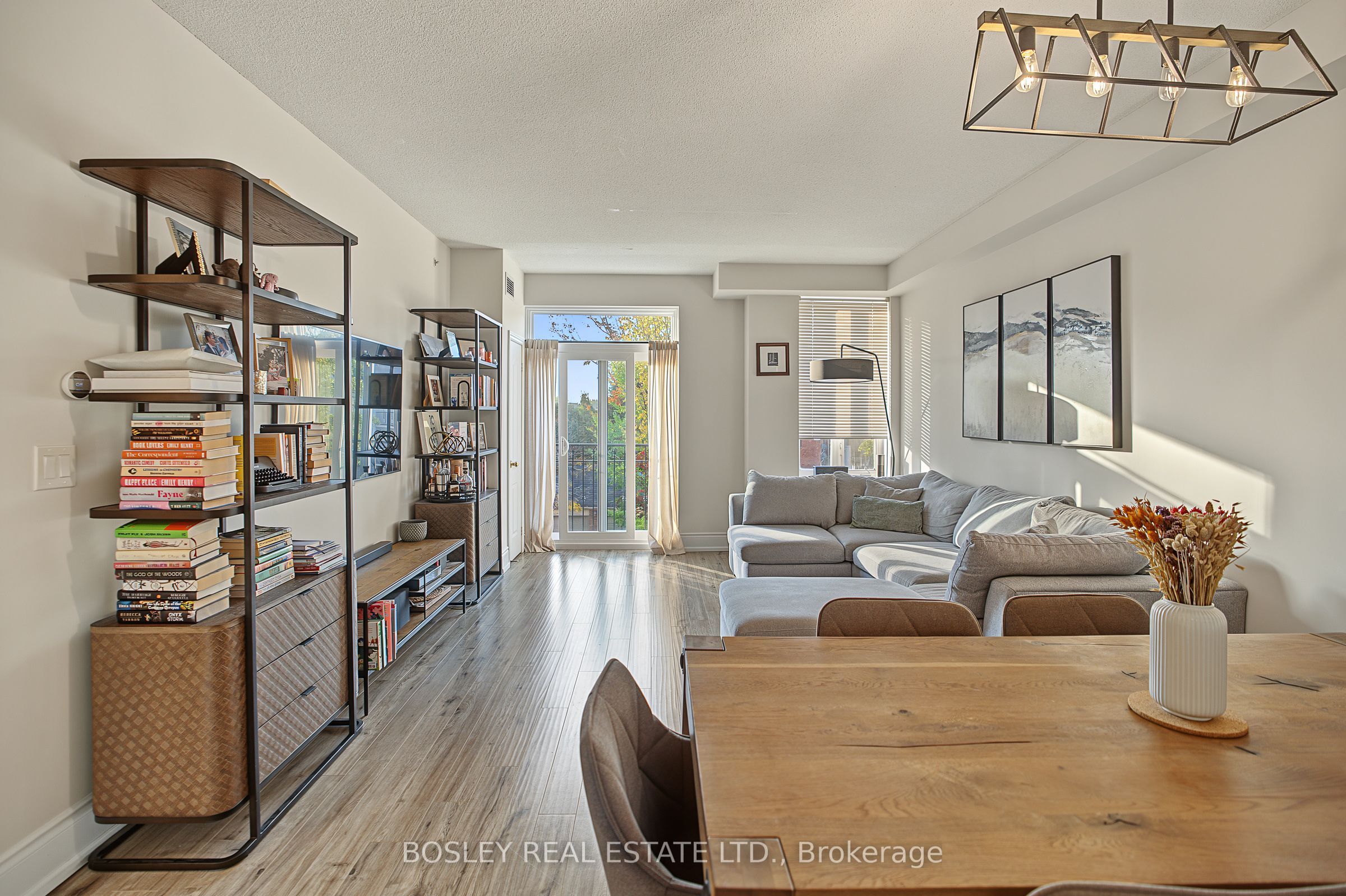 3531 Lake Shore Boulevard W 210 Property Photo 5