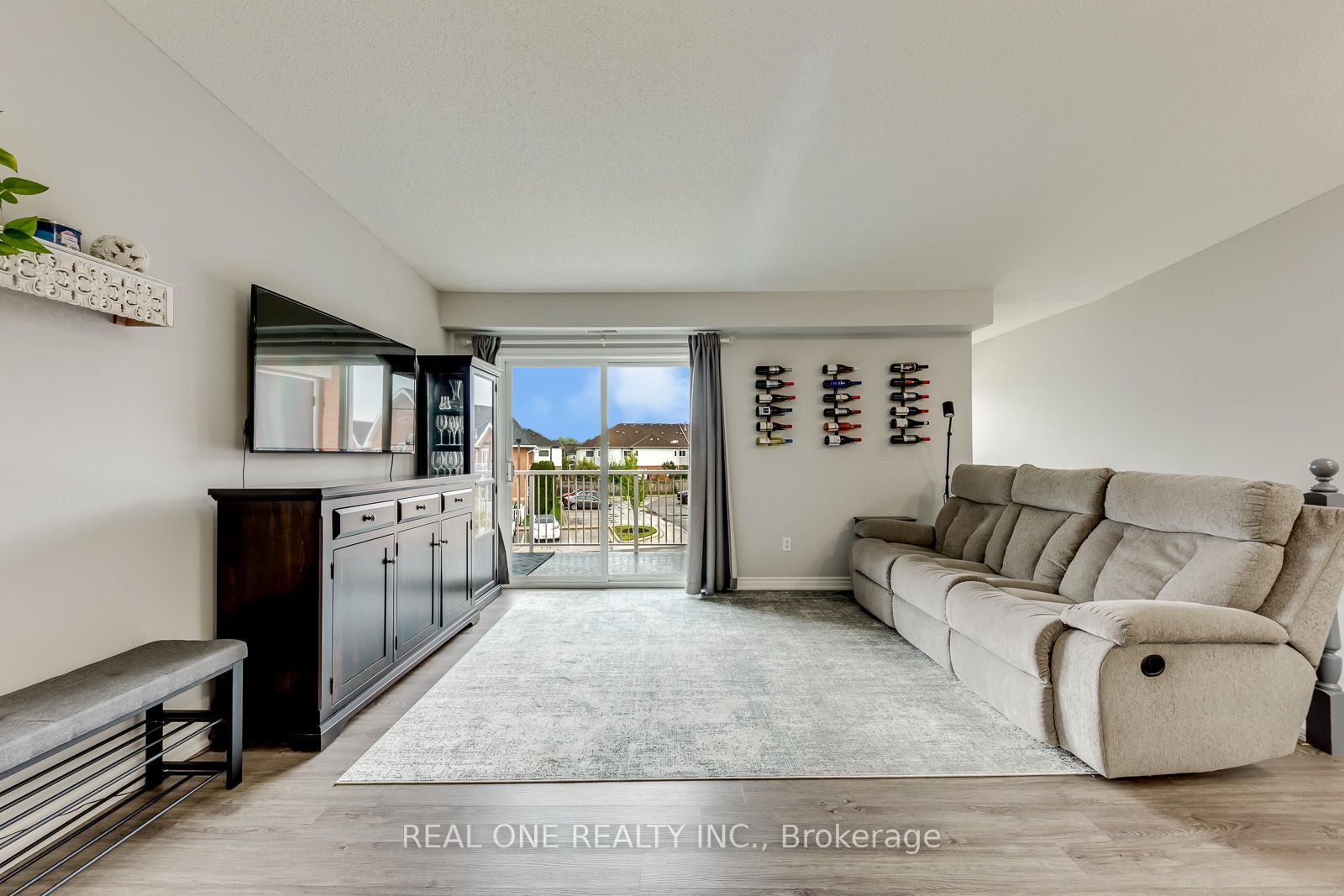 1701 Lampman Avenue 707 Property Photo 8