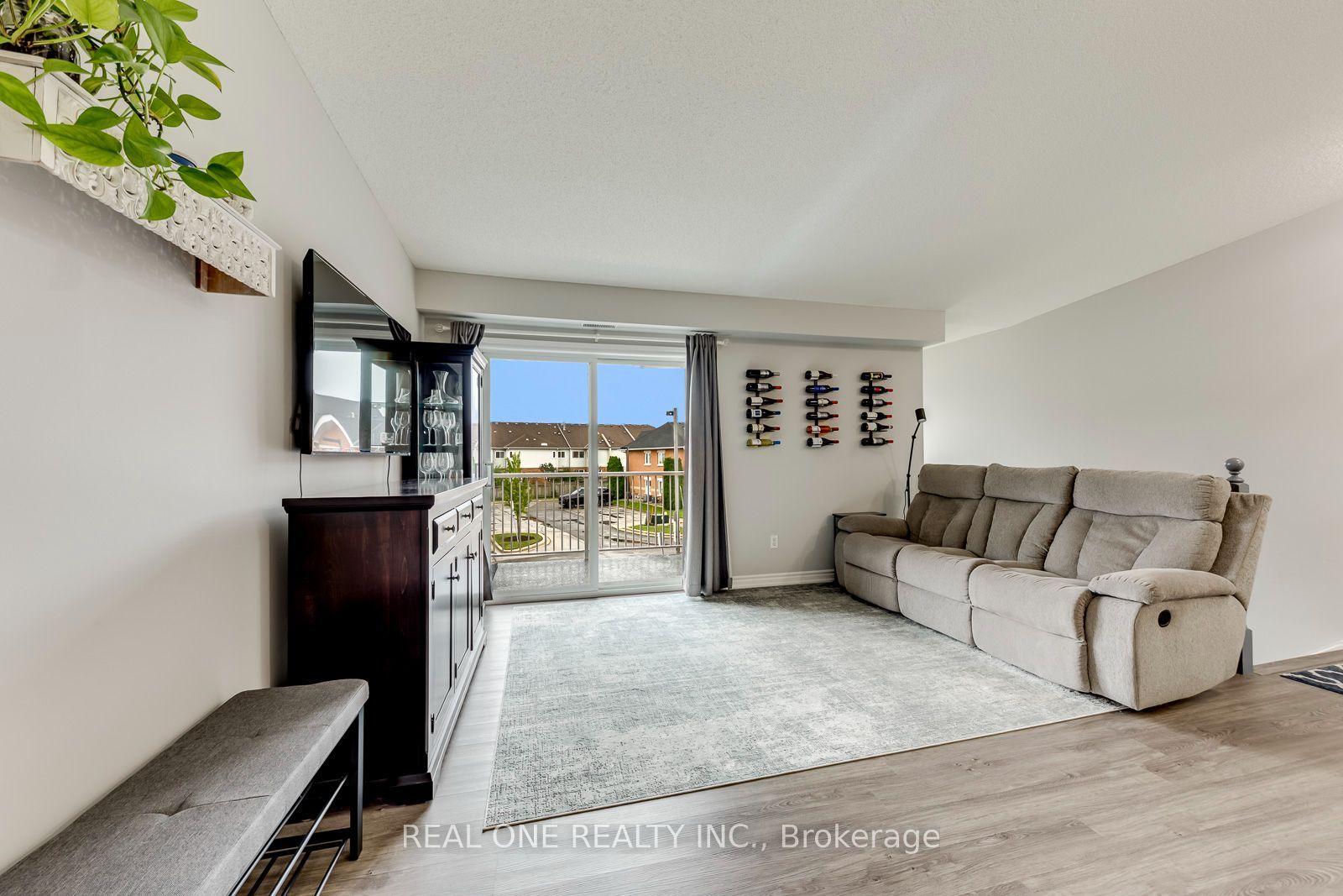 1701 Lampman Avenue 707 Property Photo 9