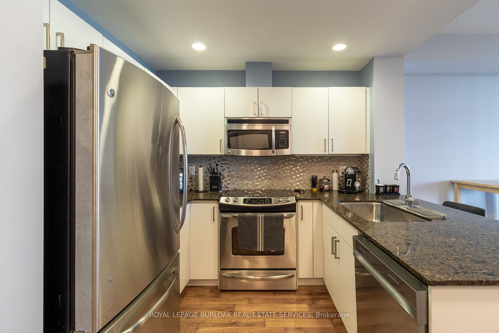 551 Maple Avenue 1408 Property Photo 6