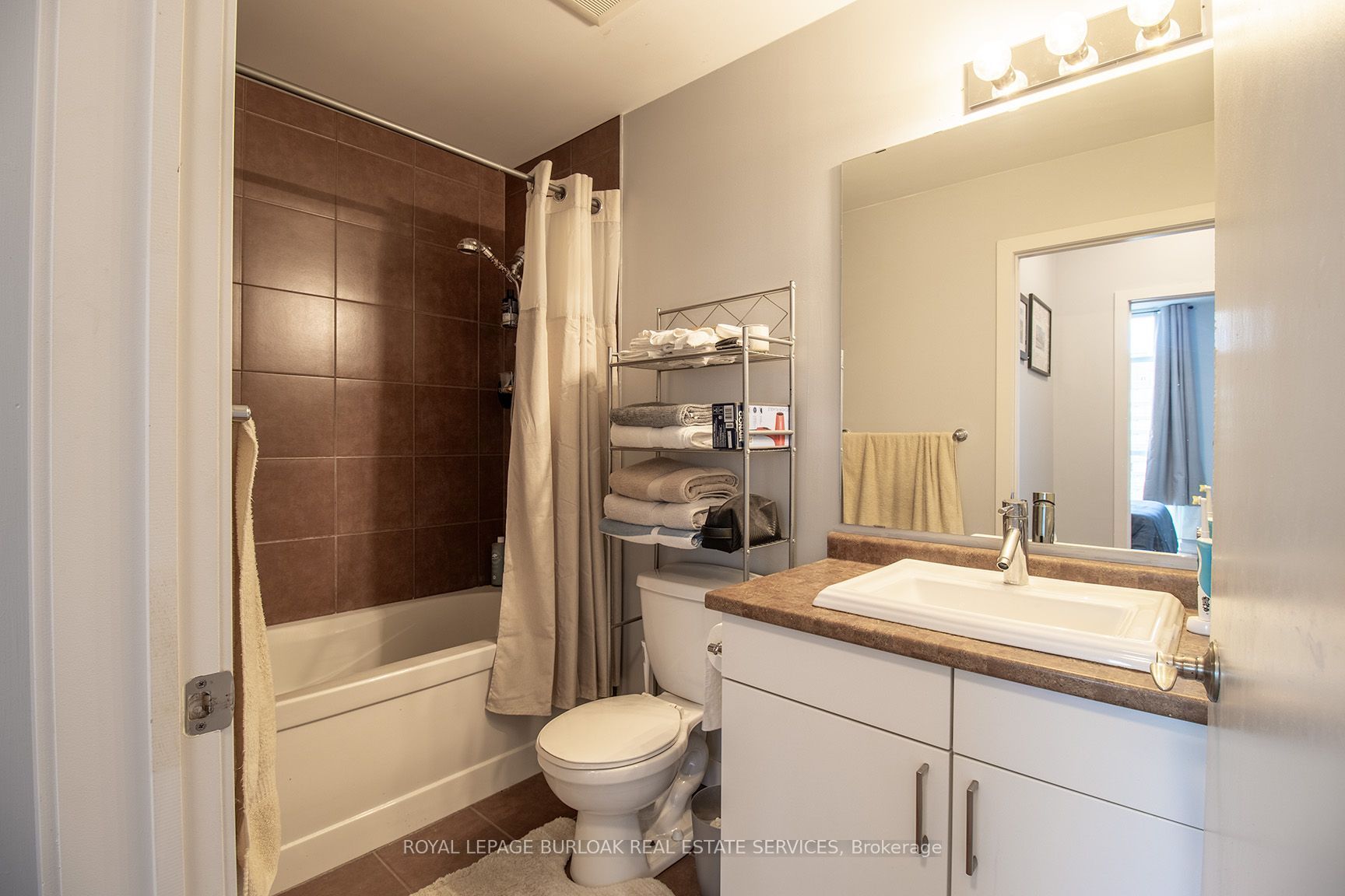 551 Maple Avenue 1408 Property Photo 13