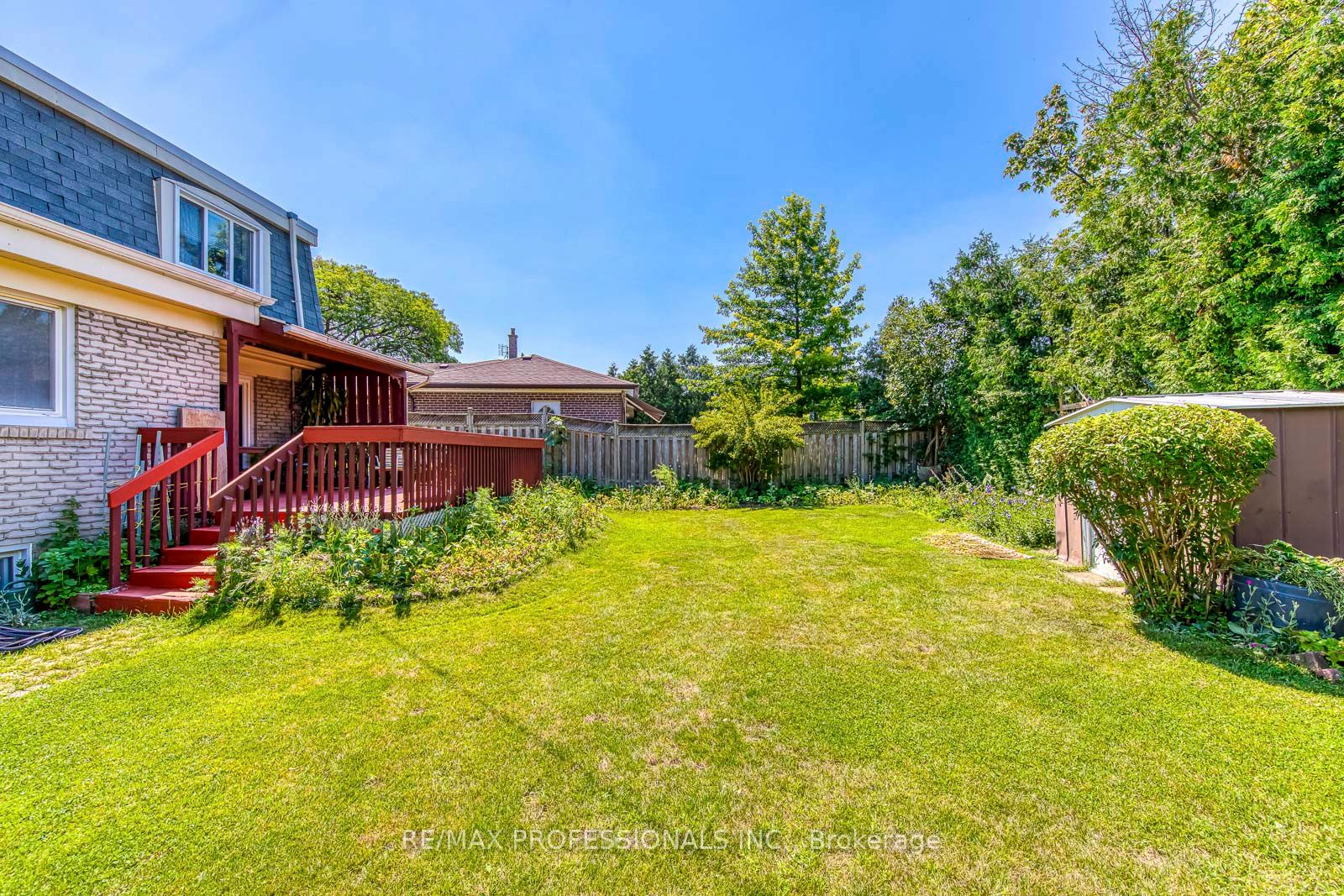 256 Wellesworth Drive Property Photo 28