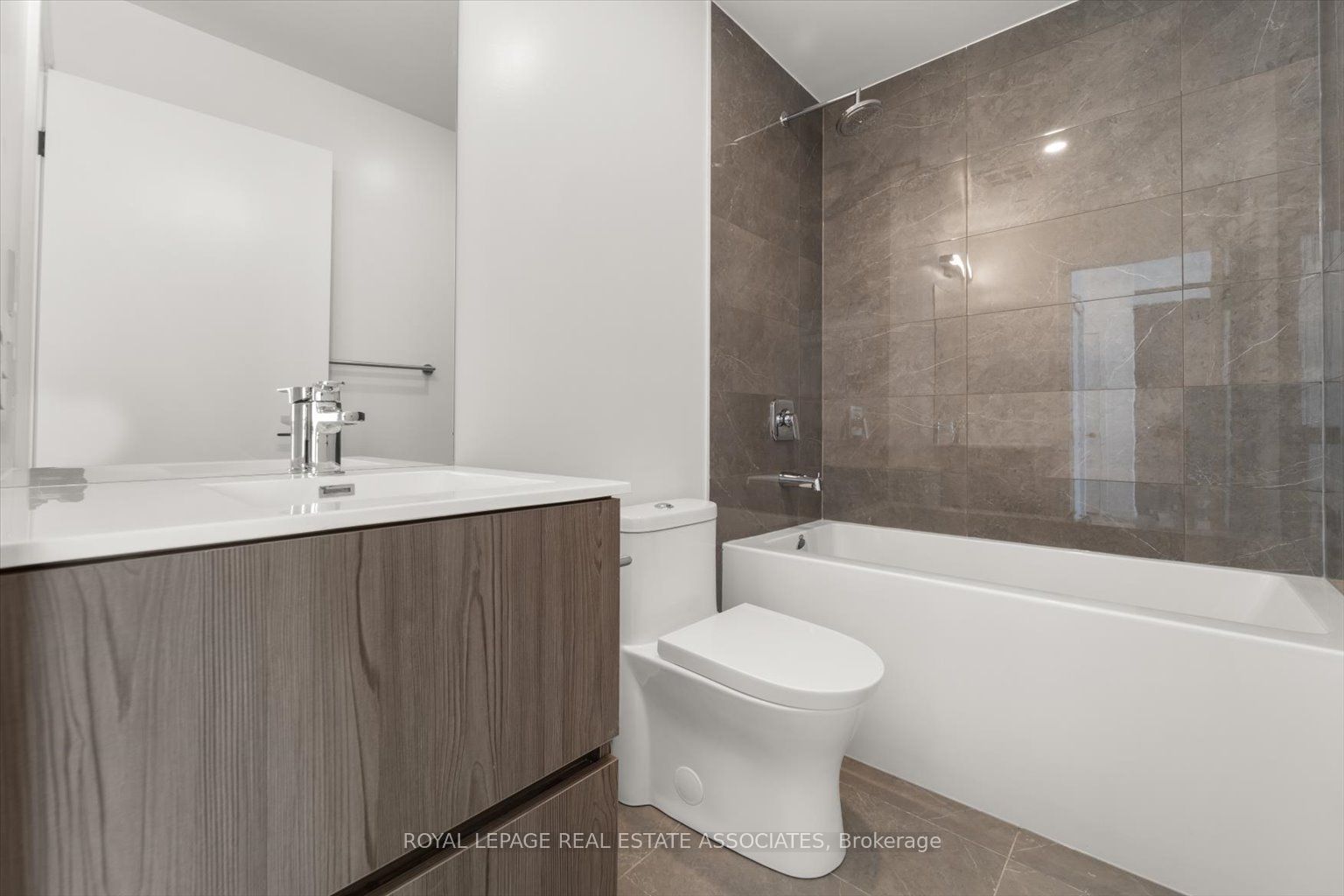 220 Missinnihe Way 1309 Property Photo 24