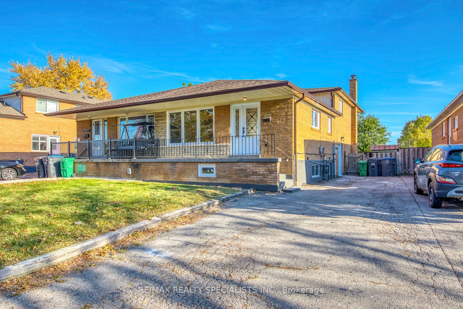 7605 Discus Crescent Upper Property Photo 2