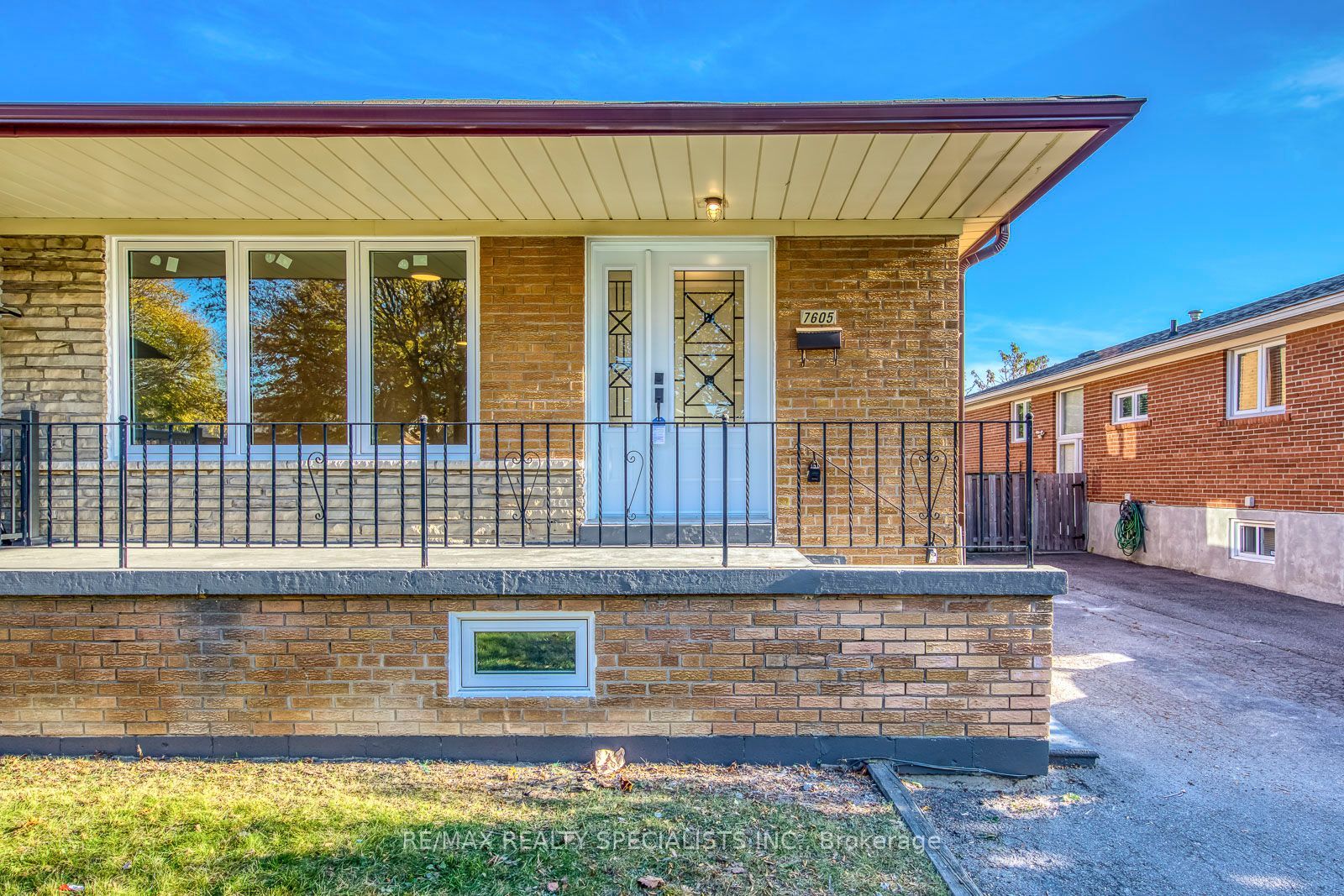 7605 Discus Crescent Upper Property Photo 5