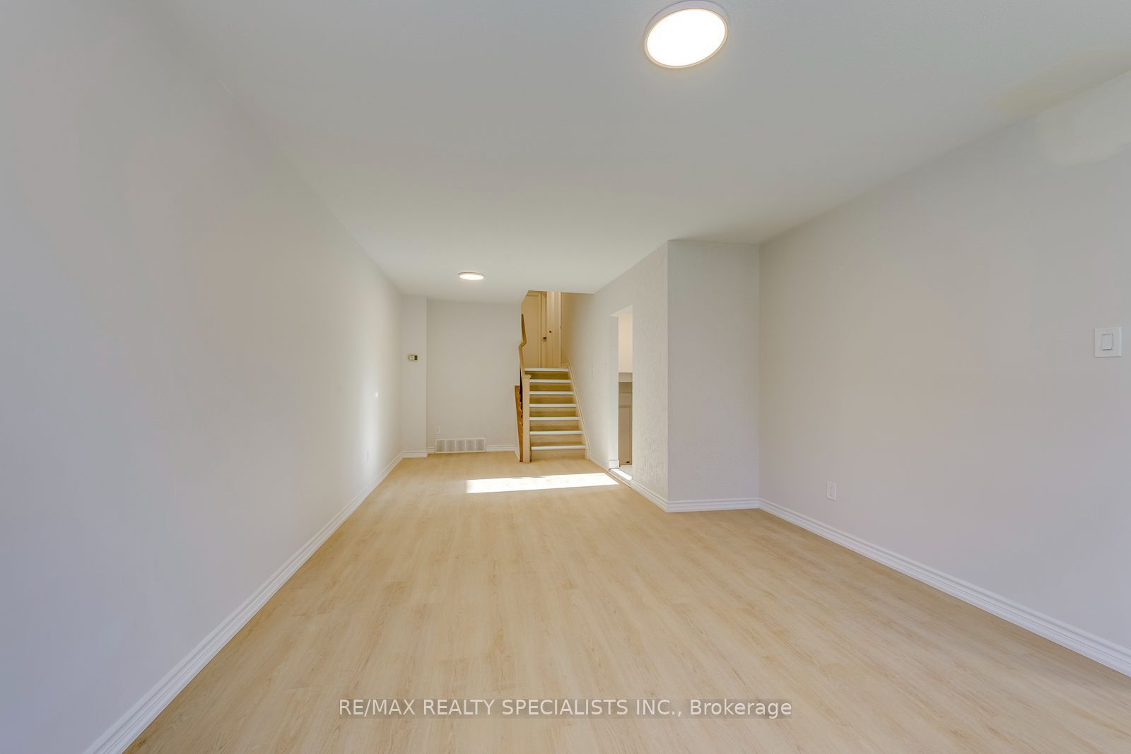 7605 Discus Crescent Upper Property Photo 13