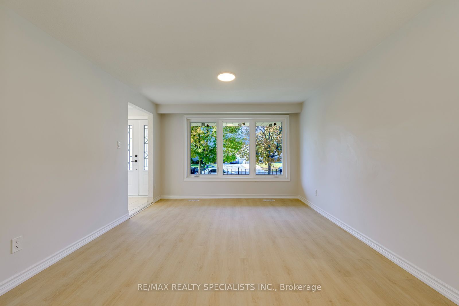 7605 Discus Crescent Upper Property Photo 14
