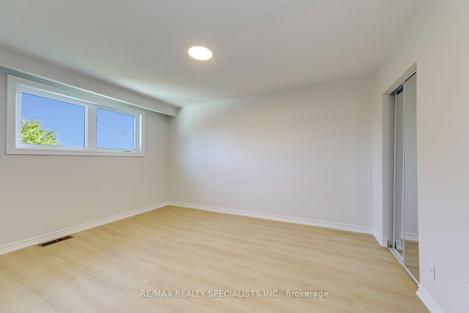 7605 Discus Crescent Upper Property Photo 19